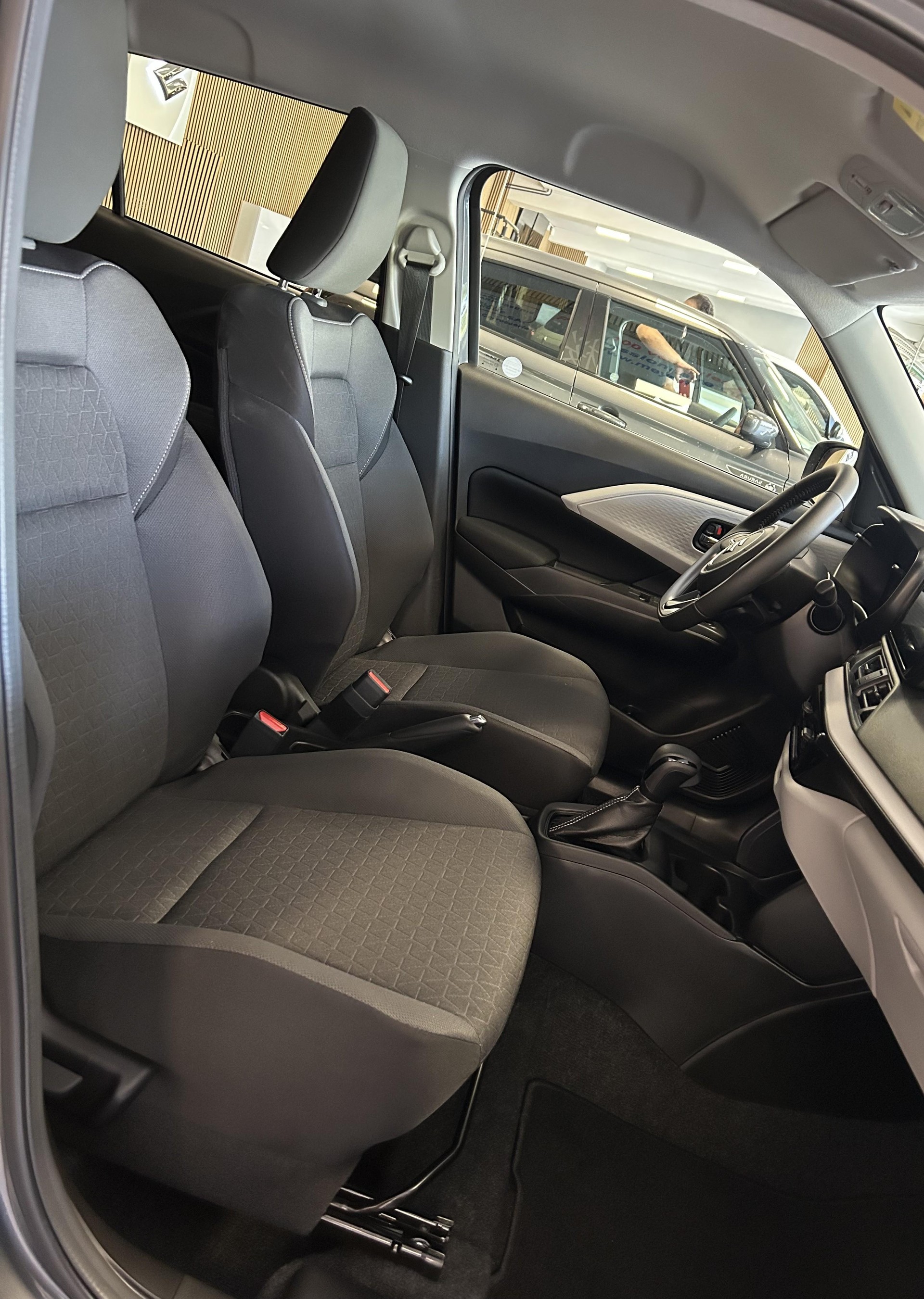 SUZUKI Swift 1.2 Sakura Hybrid-image-10