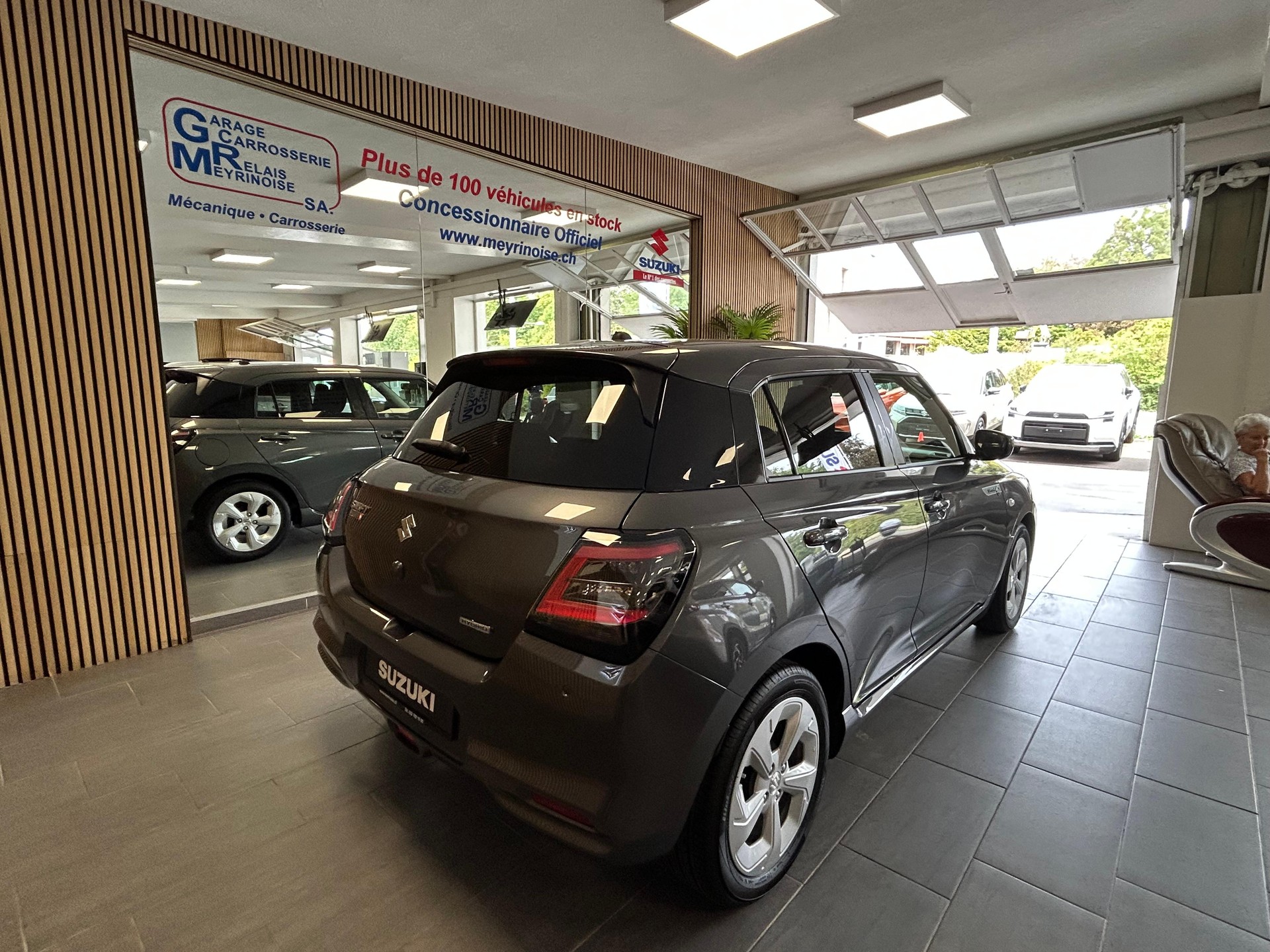 SUZUKI Swift 1.2 Sakura Hybrid-image-6