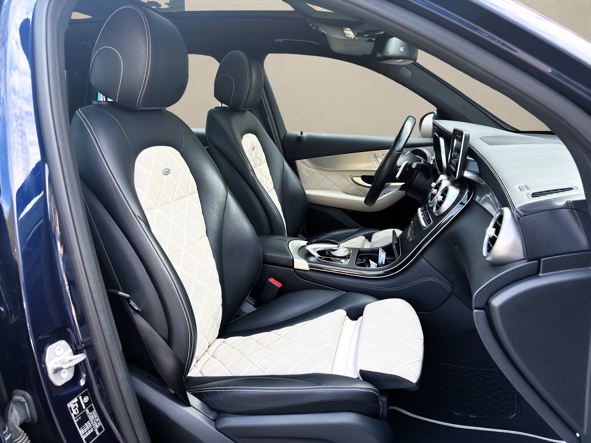 MERCEDES-BENZ GLC 250❗EXCLUSIVE DESIGNO❗4Matic 9G-Tronic ✅CH-Fahrzeug & Frisch ab MFK✅-image-9