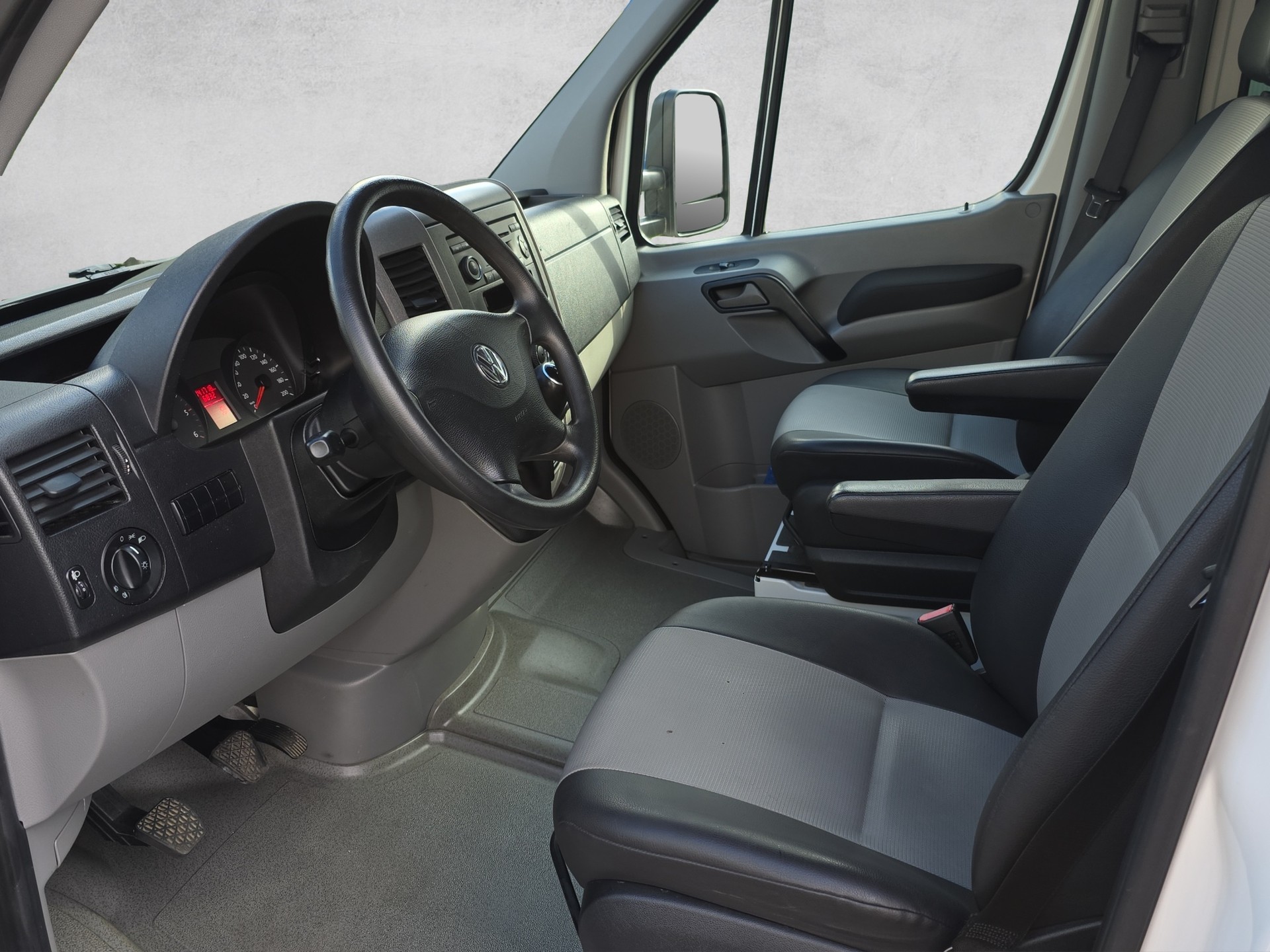 VW Crafter 35 2.0 BiTDI CR-image-5