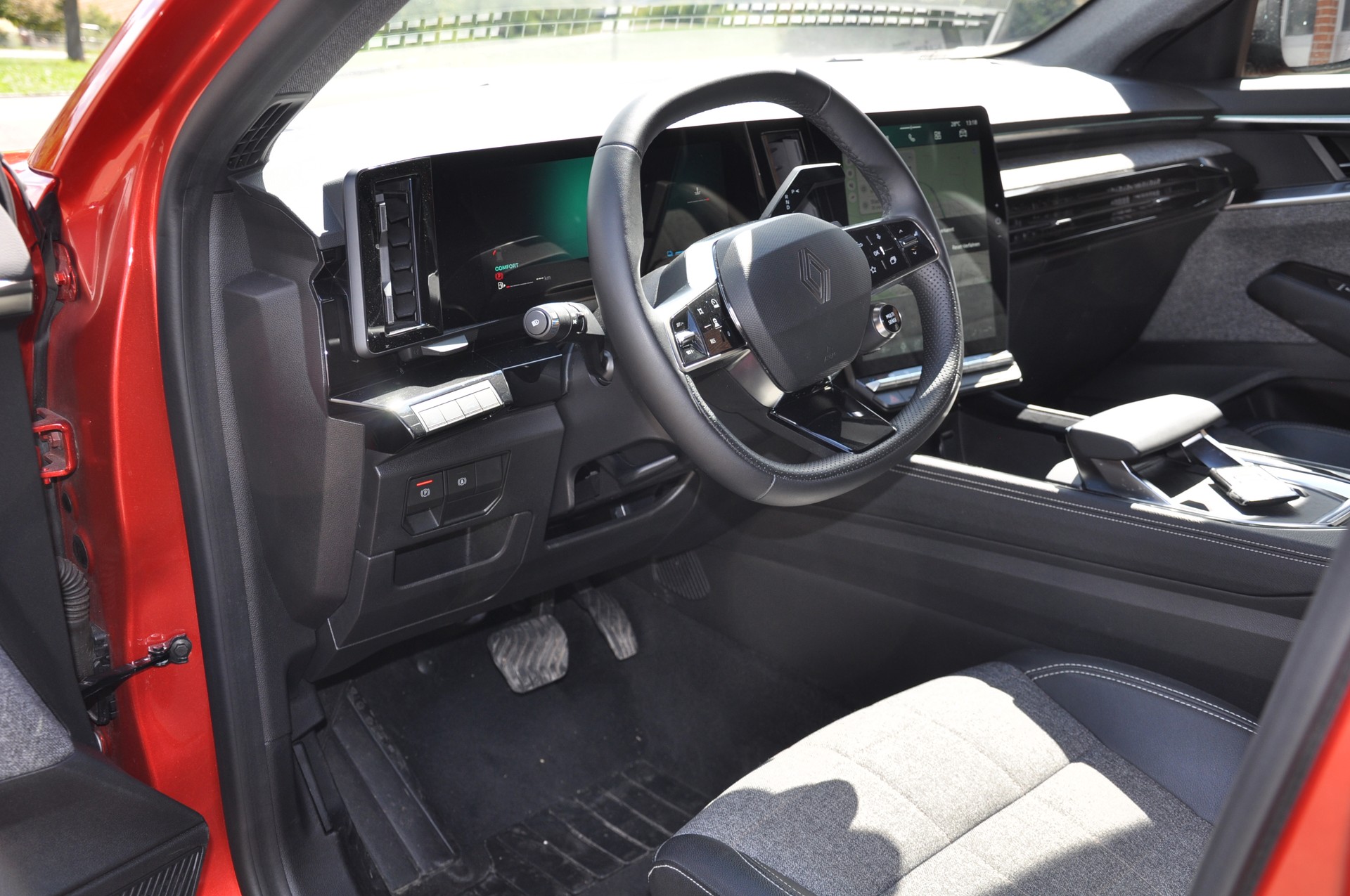 RENAULT Espace 1.2 E-Tech 200 Techno 7 Plätzer-image-5