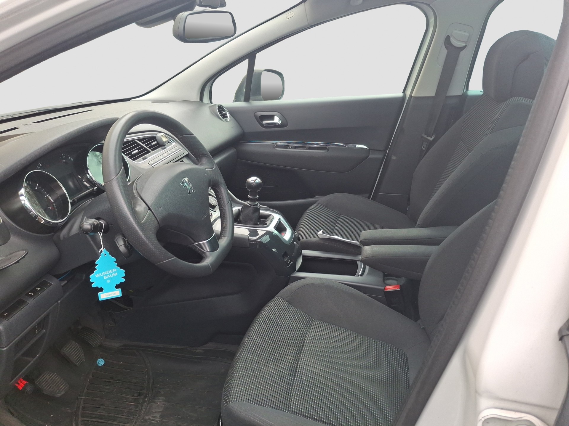 PEUGEOT 5008 1.6 16V T Family-image-7