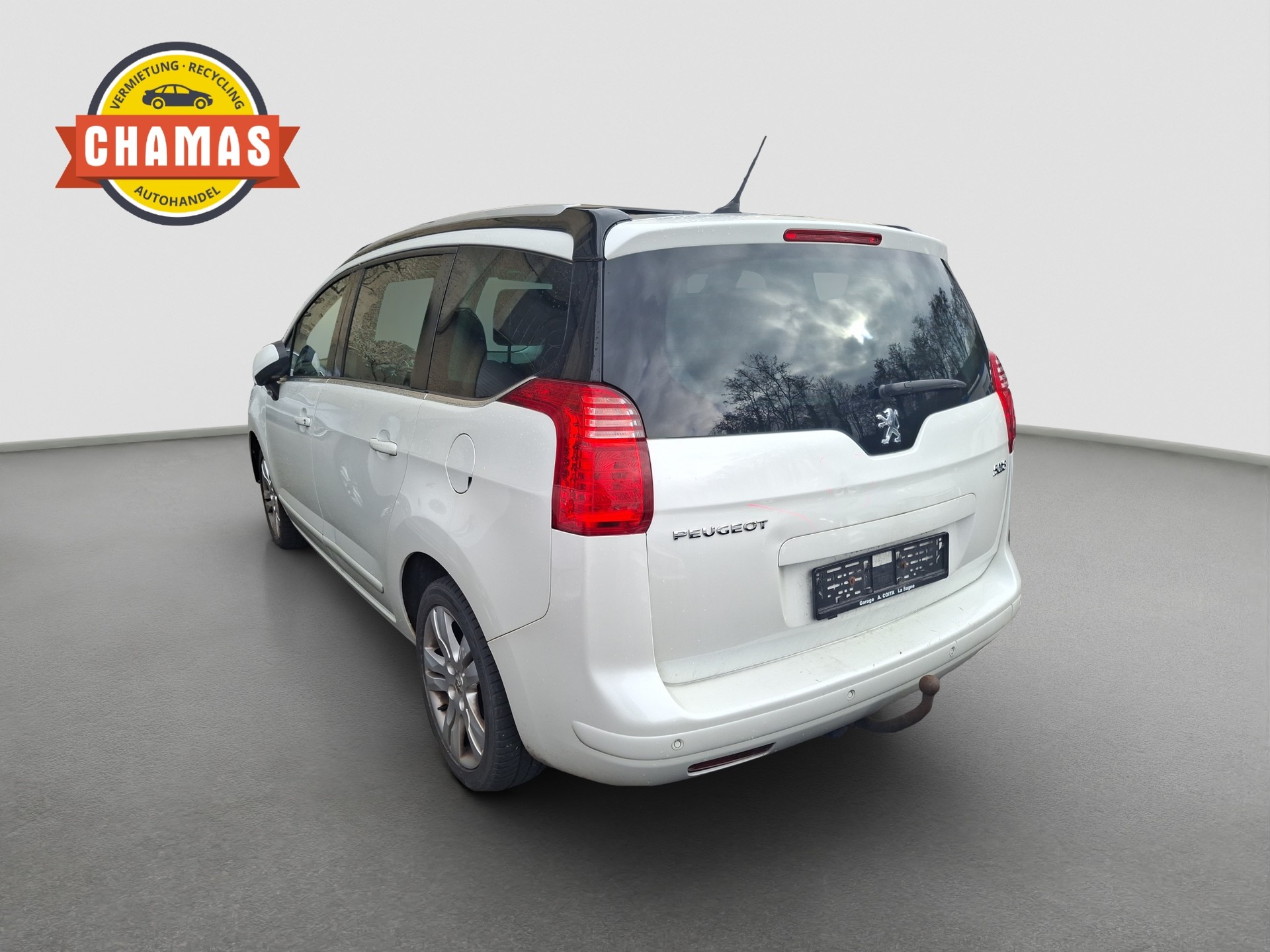 PEUGEOT 5008 1.6 16V T Family-image-4