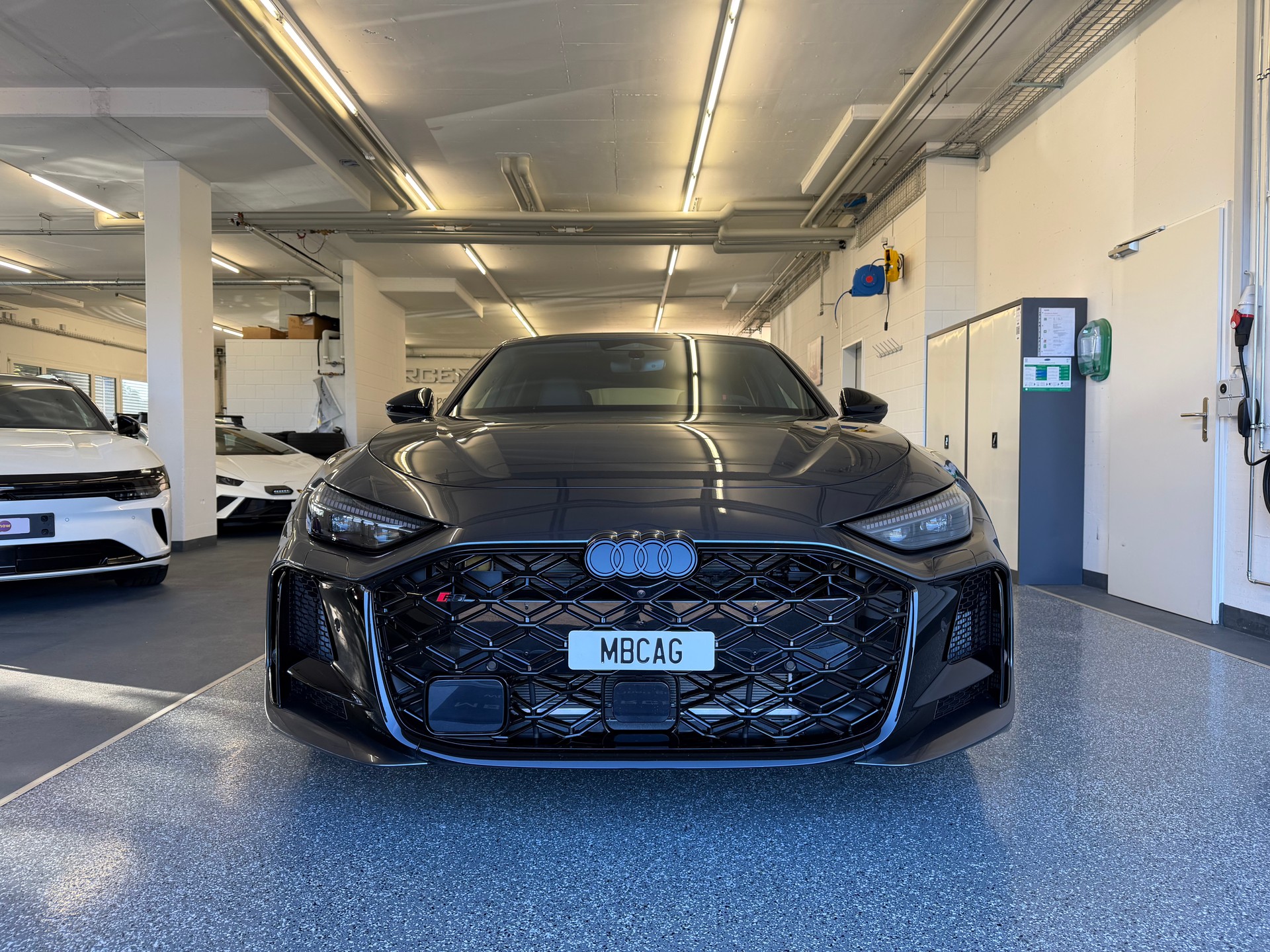 AUDI RS 5 Limousine, CH Typenschein, V-Max Anhebung, Tech pro Paket, Head up Display, OLED-image-1