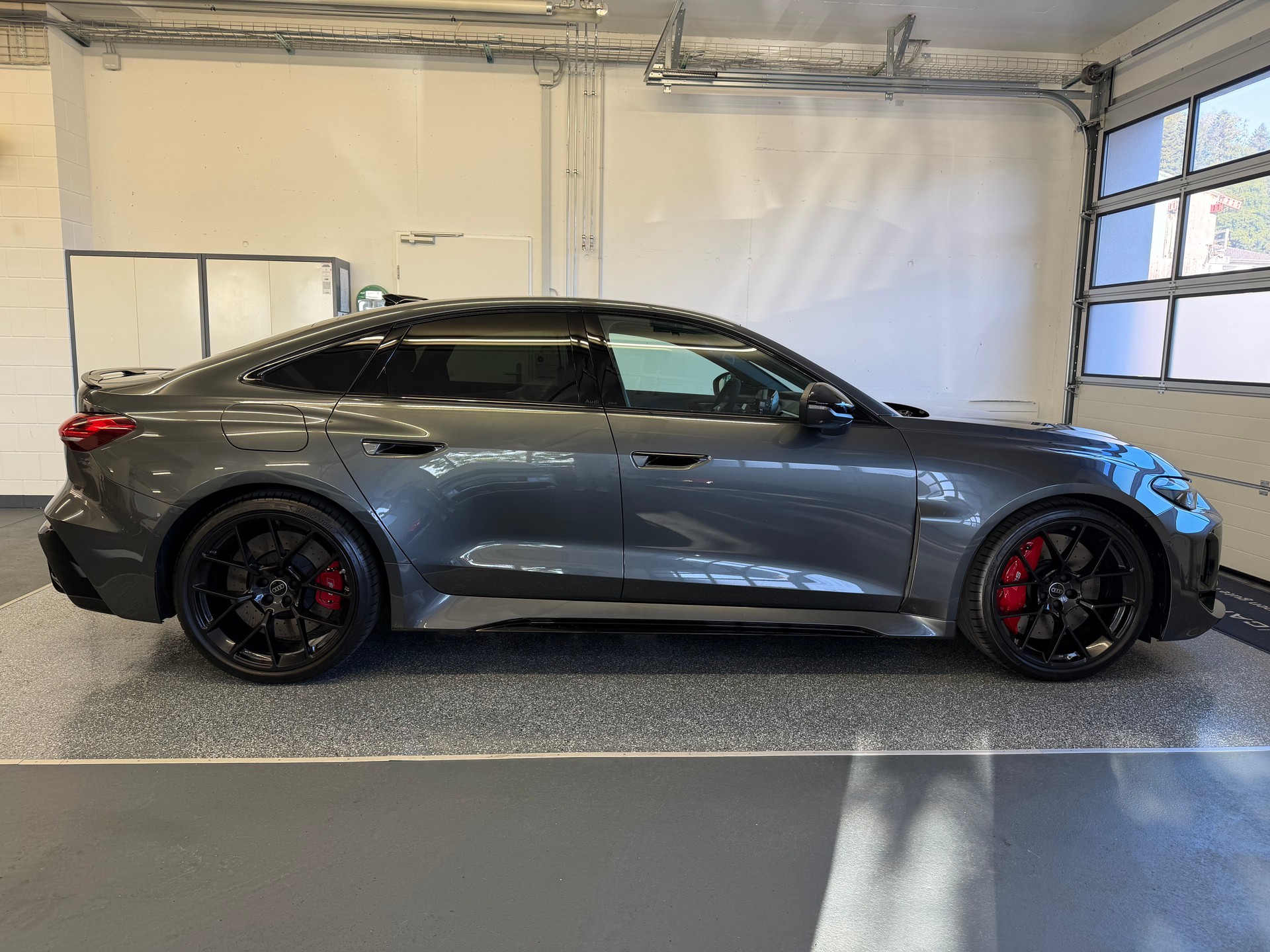 AUDI RS 5 Limousine, CH Typenschein, V-Max Anhebung, Tech pro Paket, Head up Display, OLED-image-9