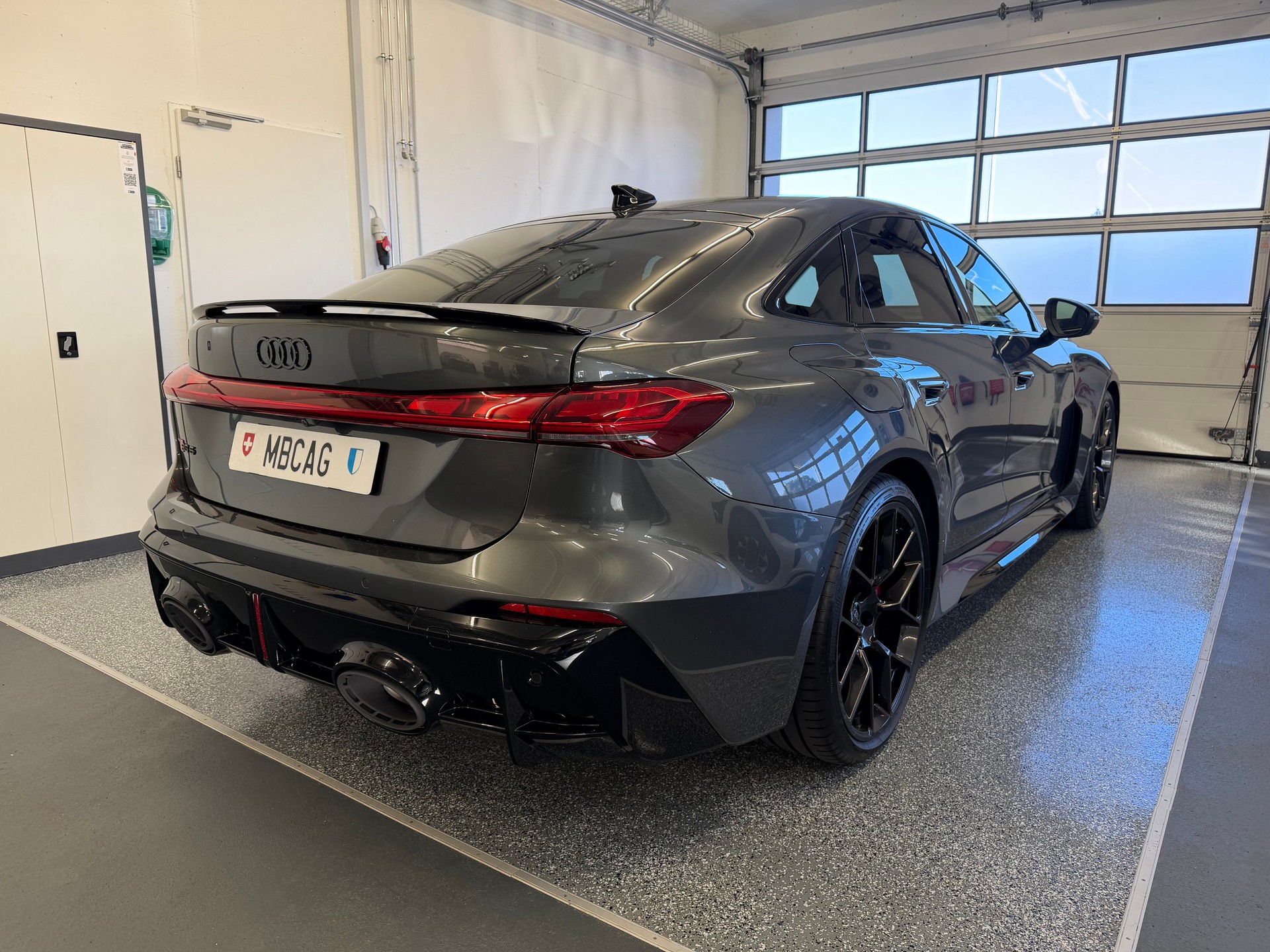 AUDI RS 5 Limousine, CH Typenschein, V-Max Anhebung, Tech pro Paket, Head up Display, OLED-image-7