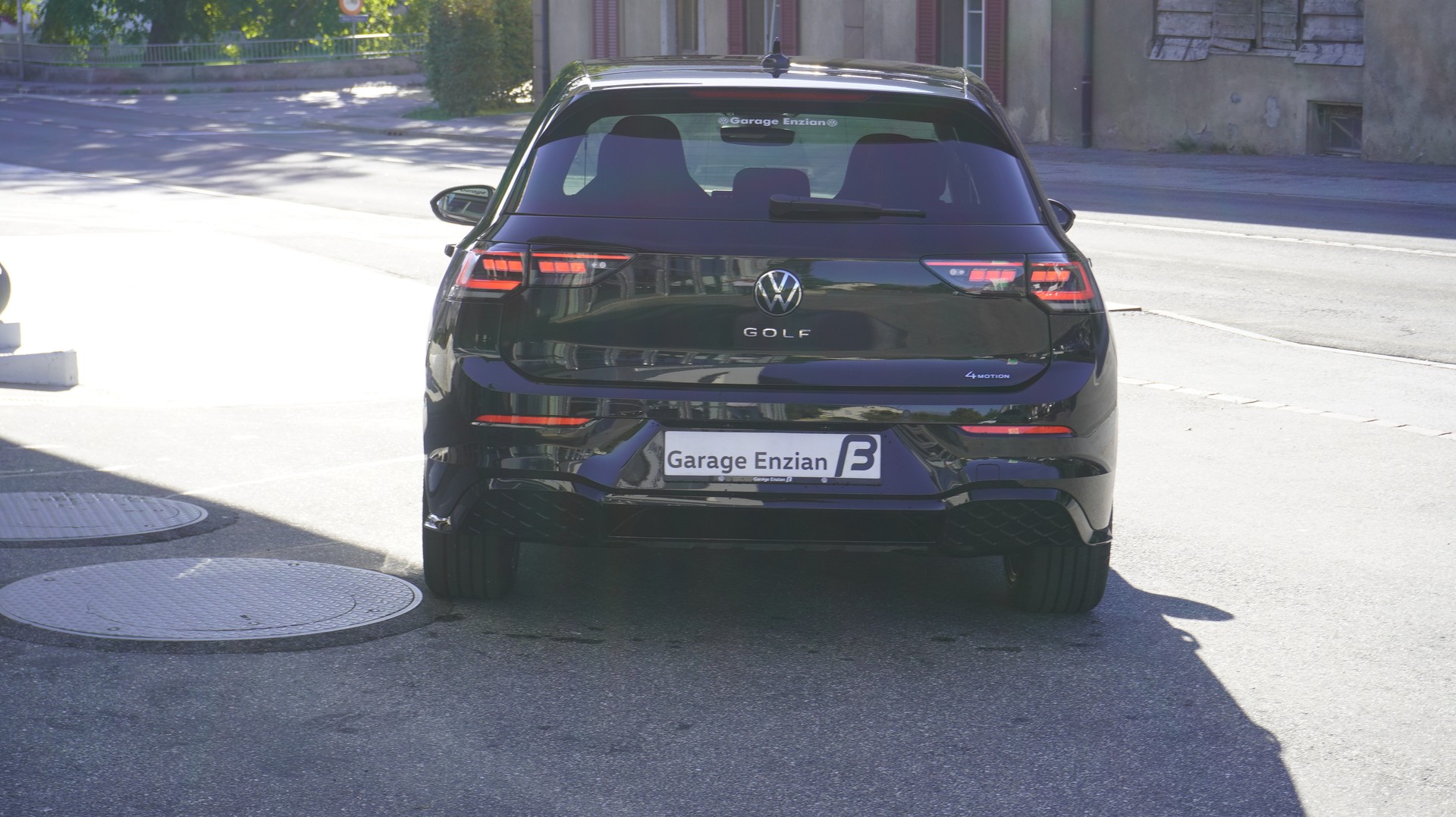 VW Golf 2.0 TSI R-Line DSG 4 Motion-image-9