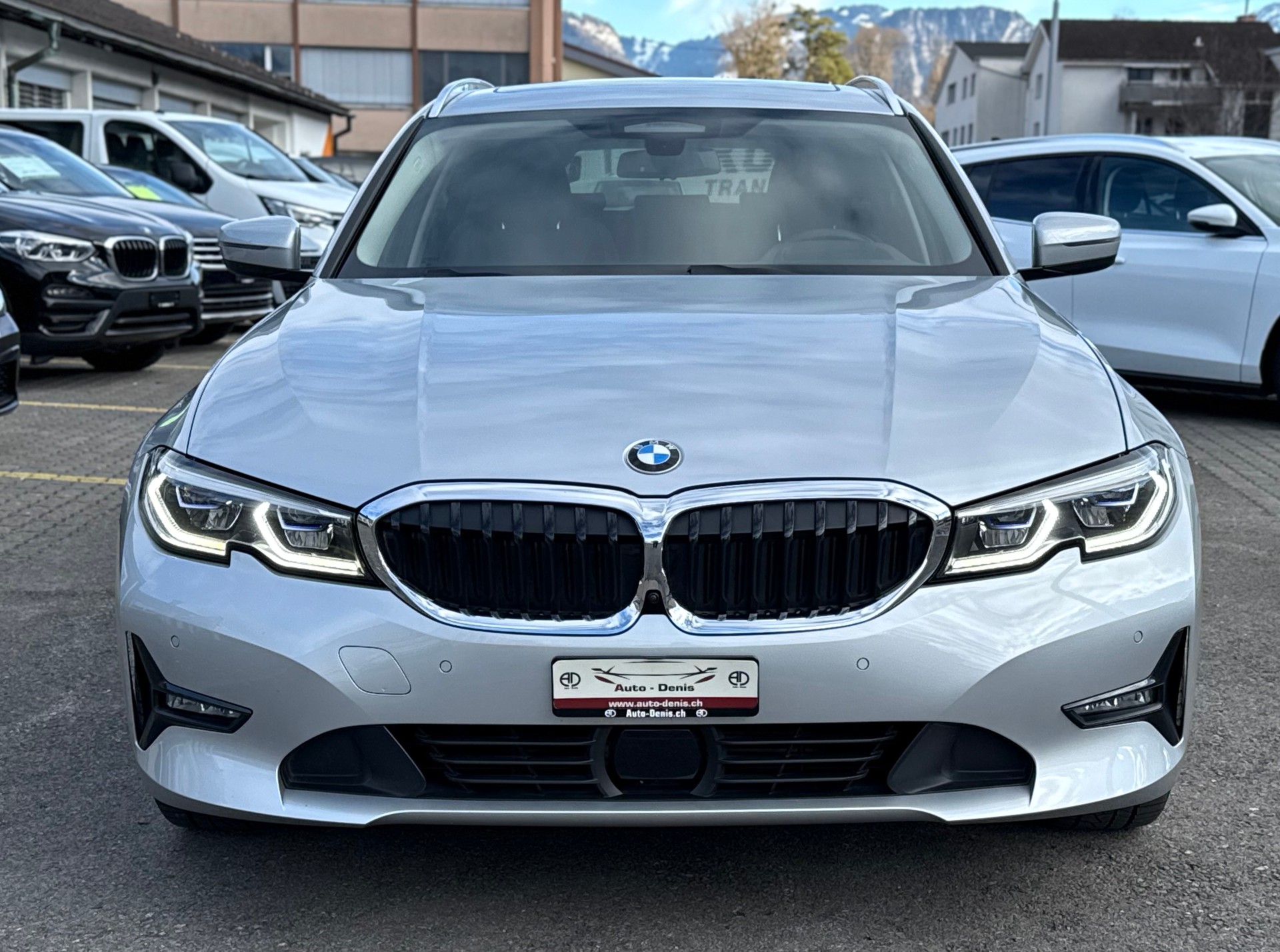 BMW 320d xDrive SAG Touring *Traumausstattung*-showroom-element-1