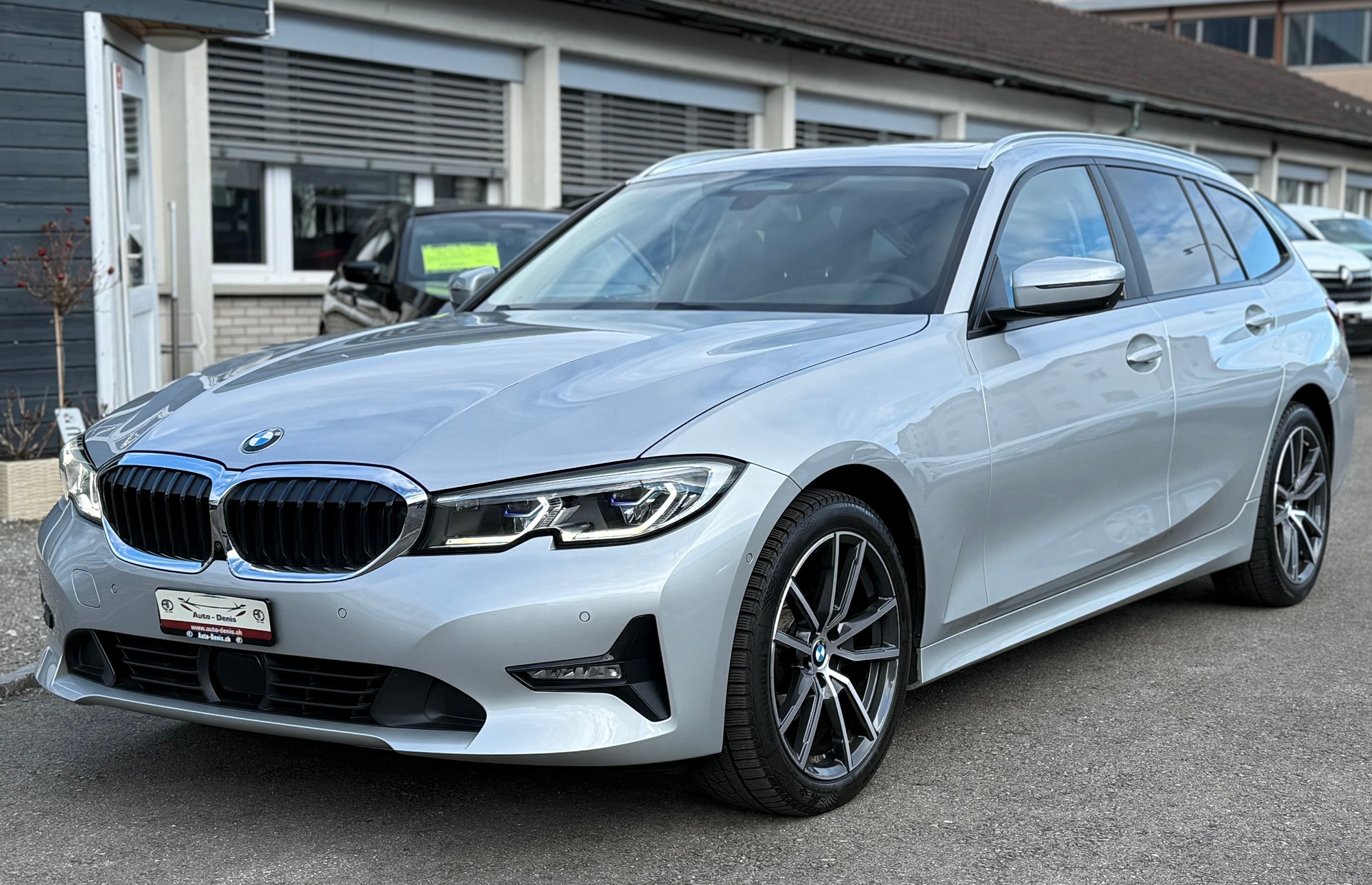 BMW 320d xDrive SAG Touring *Traumausstattung*
