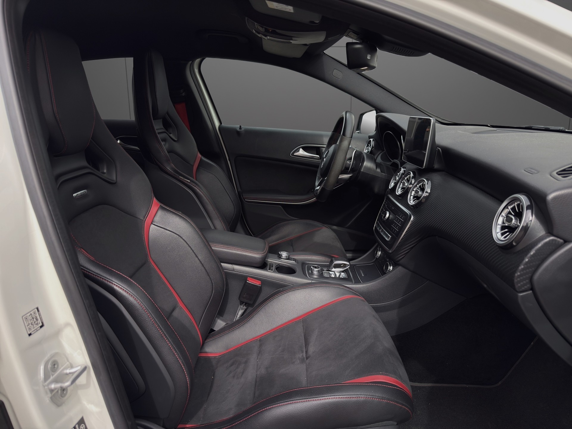 MERCEDES-BENZ A 45 AMG 4Matic Speedshift 7G-DCT-image-8