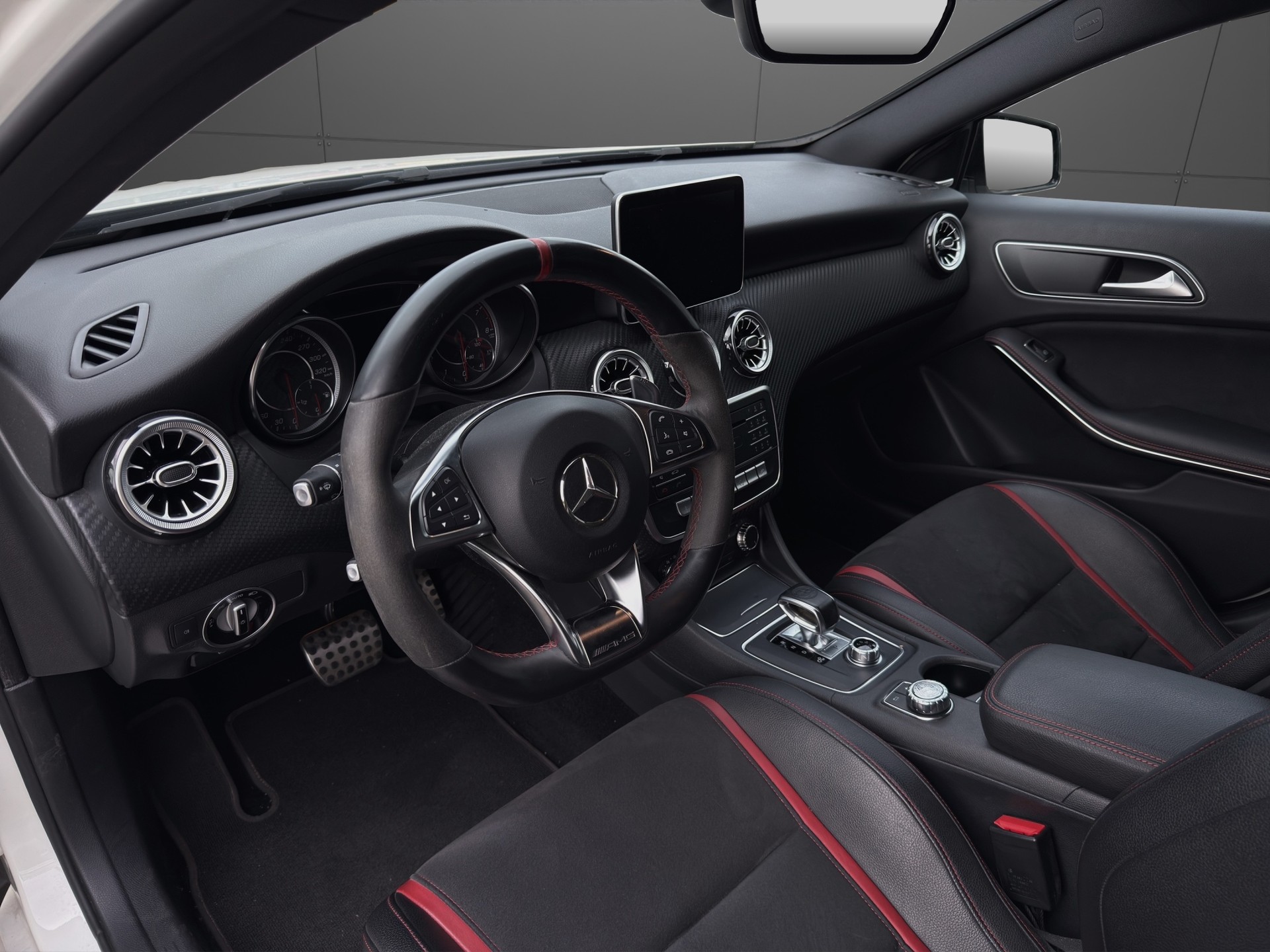 MERCEDES-BENZ A 45 AMG 4Matic Speedshift 7G-DCT-image-5