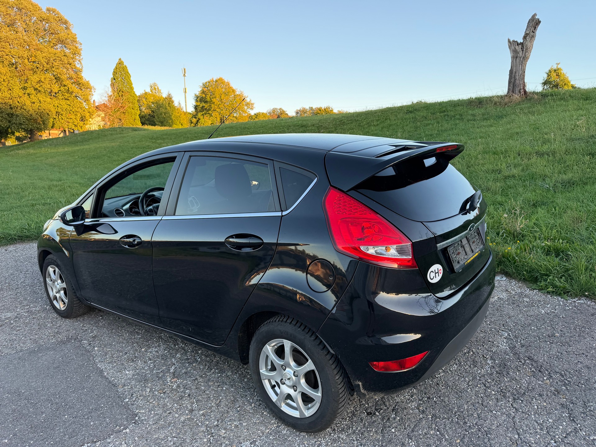FORD Fiesta 1.4 16V Titanium-image-5