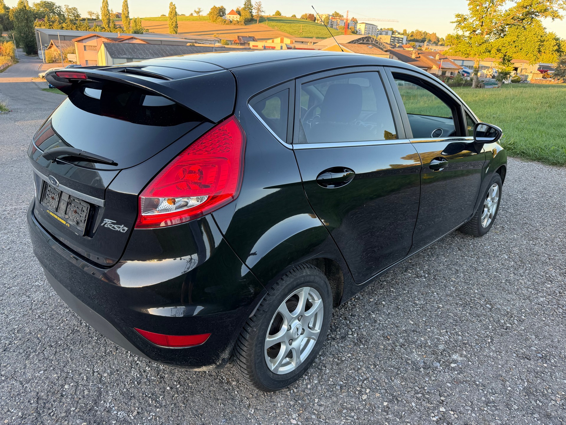 FORD Fiesta 1.4 16V Titanium-image-6