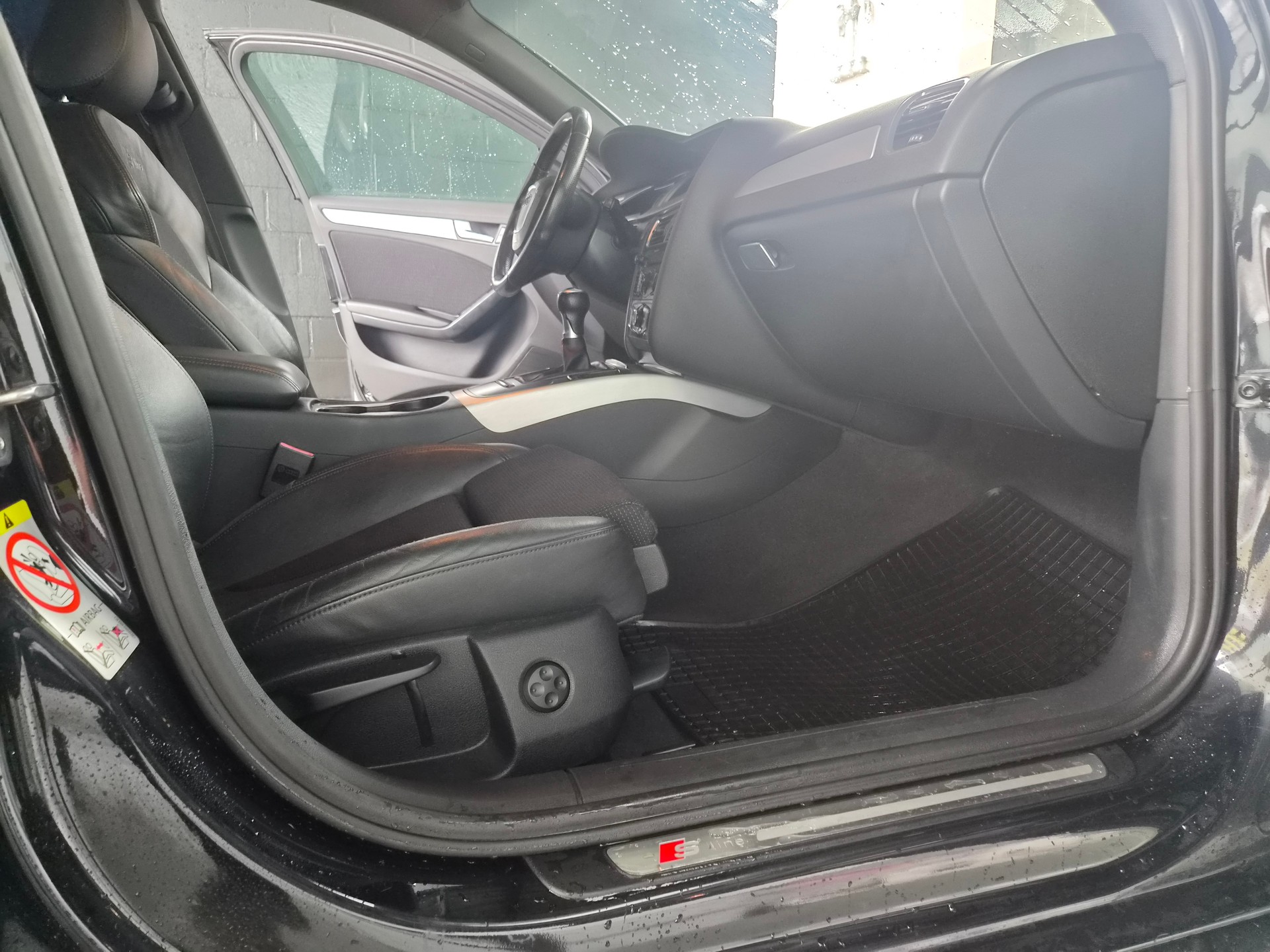 AUDI A4 Avant 2.0 TFSI S-Line-image-9