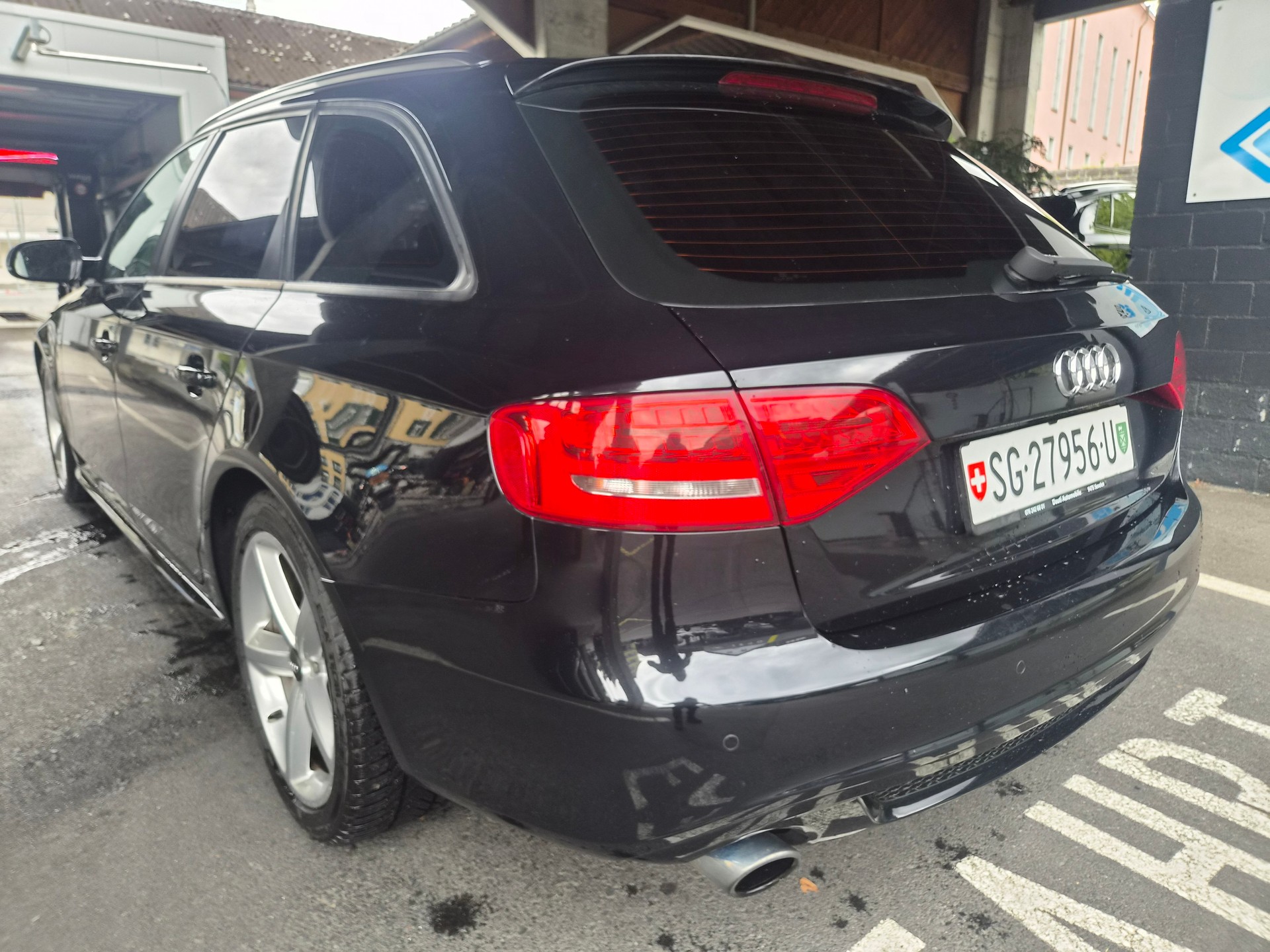 AUDI A4 Avant 2.0 TFSI S-Line-image-7