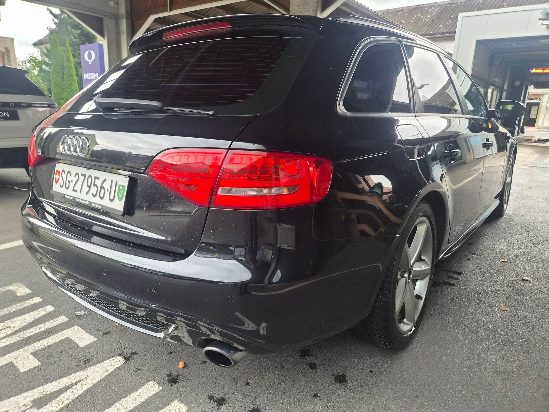 AUDI A4 Avant 2.0 TFSI S-Line-image-8