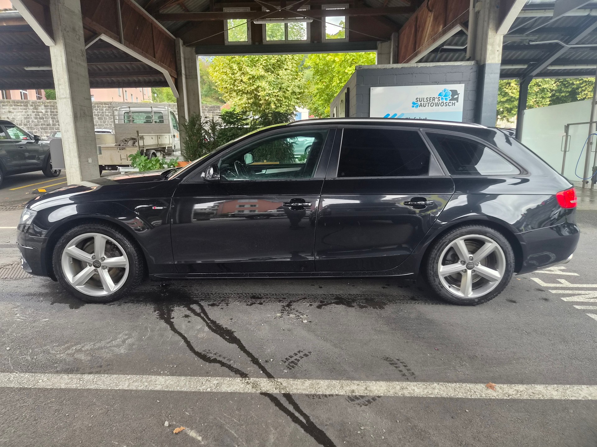 AUDI A4 Avant 2.0 TFSI S-Line-image-5