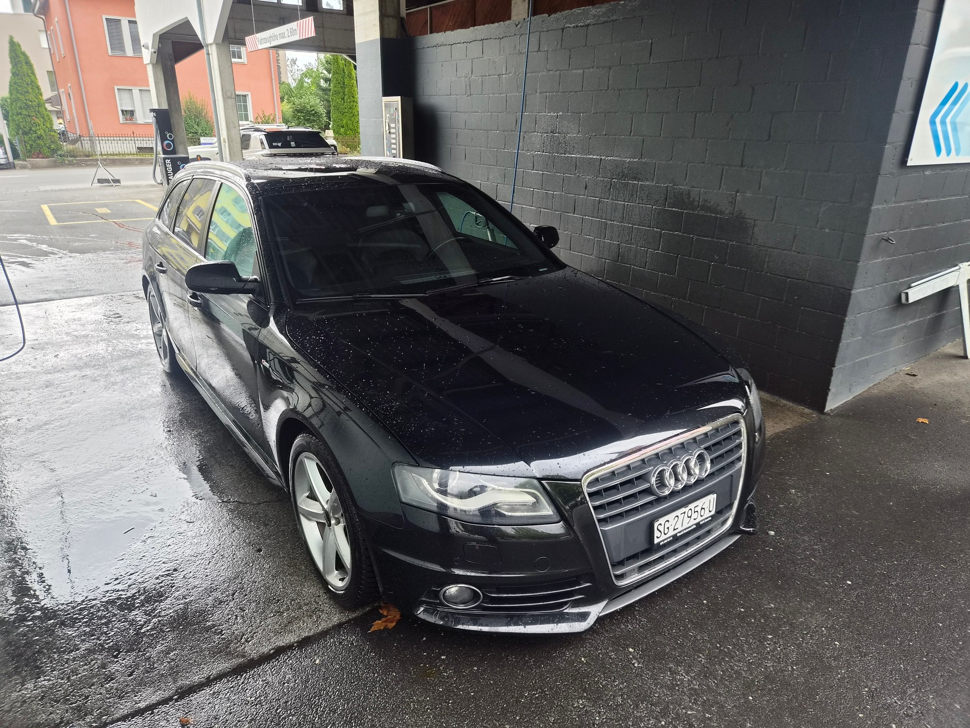 AUDI A4 Avant 2.0 TFSI S-Line-image-3