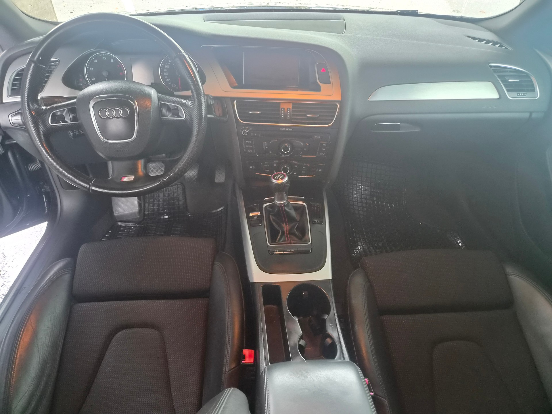 AUDI A4 Avant 2.0 TFSI S-Line-image-10