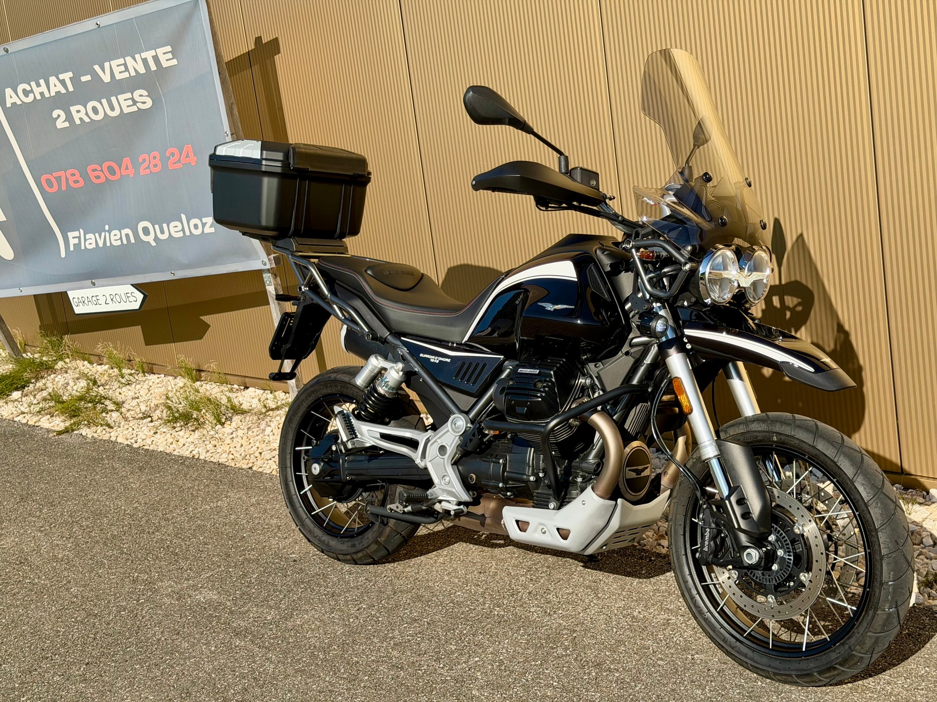 MOTO GUZZI V85 TT ABS Guardia d'Onore 0022 / 1946-showroom-element-2