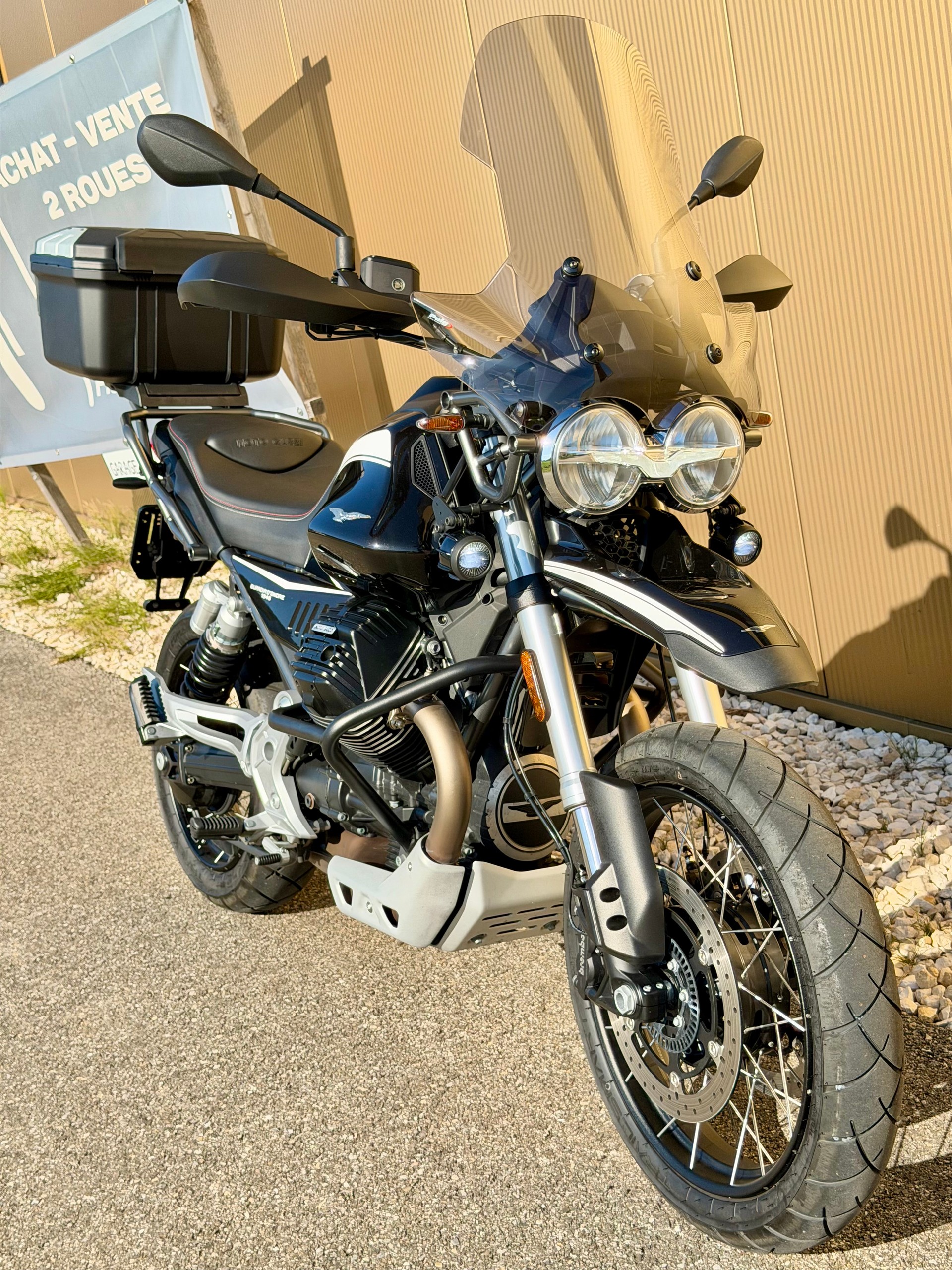 MOTO GUZZI V85 TT ABS Guardia d'Onore 0022 / 1946