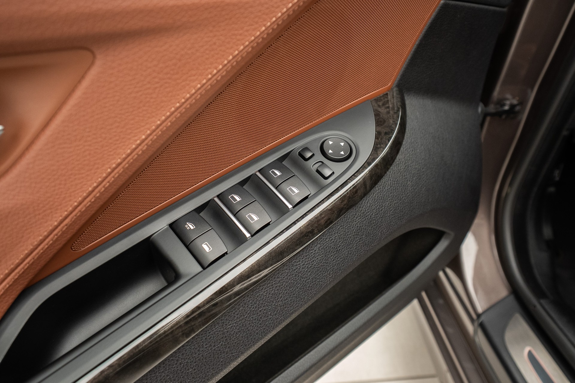 BMW 650i Cabrio xDrive (Individual)-image-8