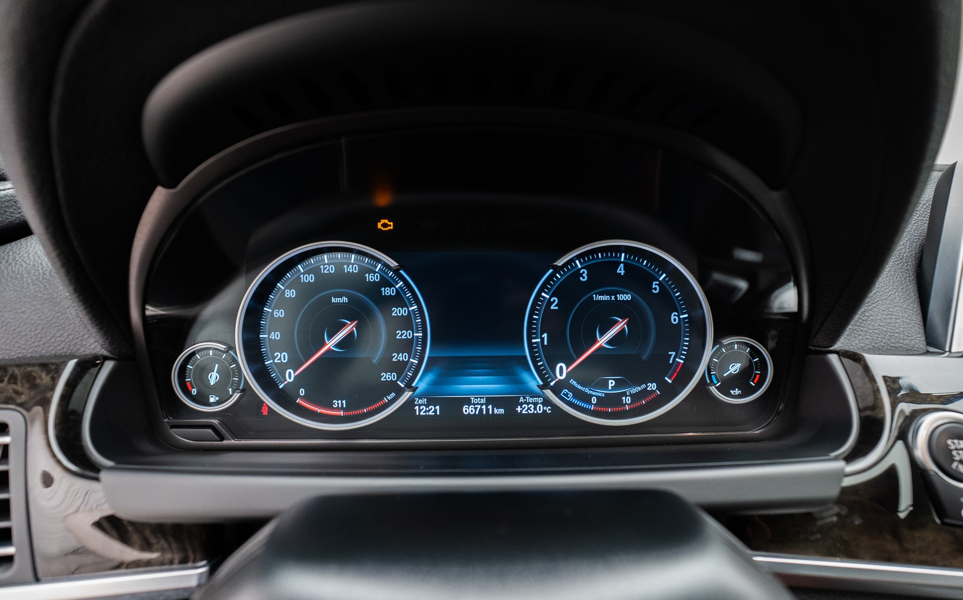 BMW 650i Cabrio xDrive (Individual)-image-14