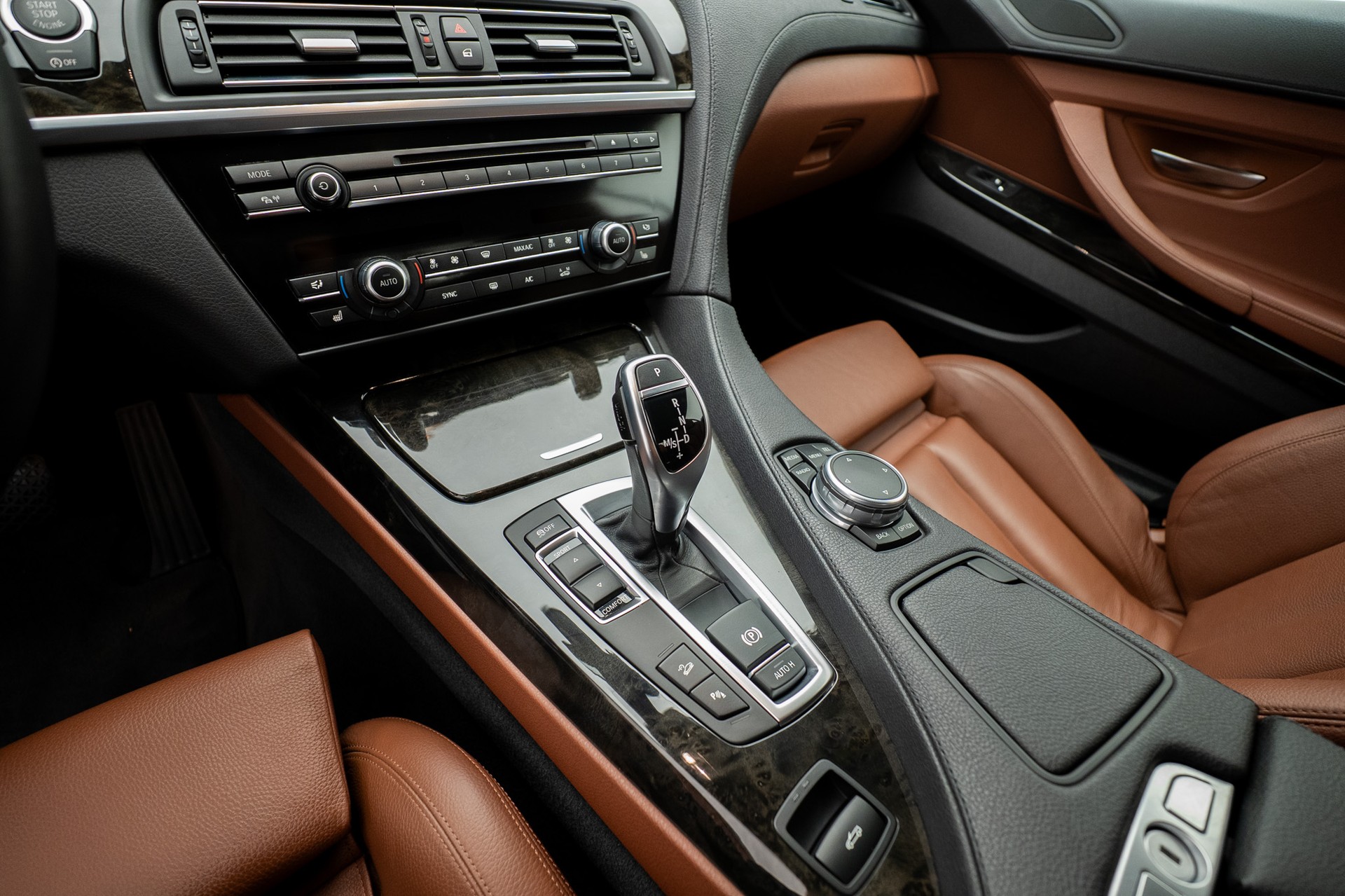 BMW 650i Cabrio xDrive (Individual)-image-12
