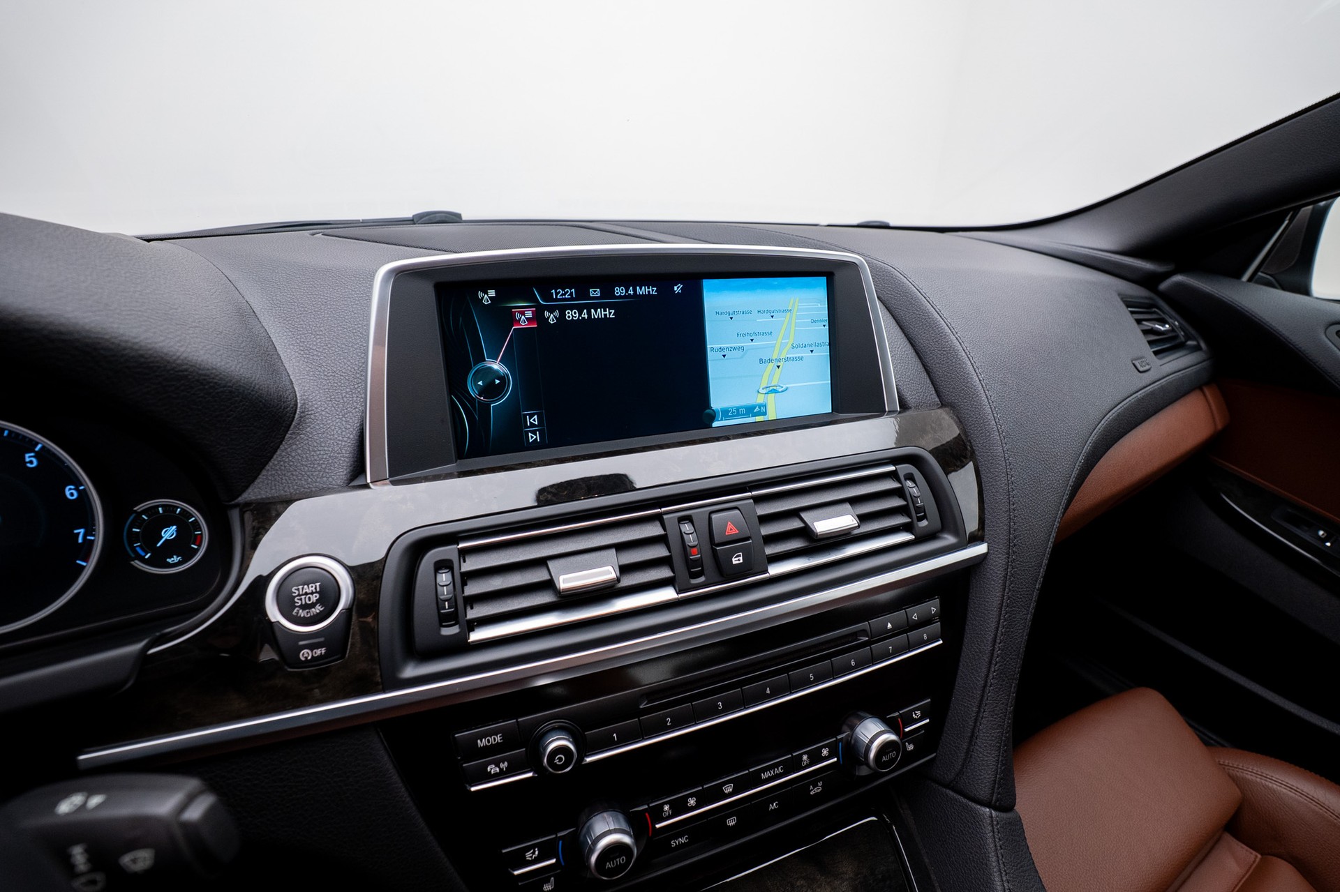 BMW 650i Cabrio xDrive (Individual)-image-13
