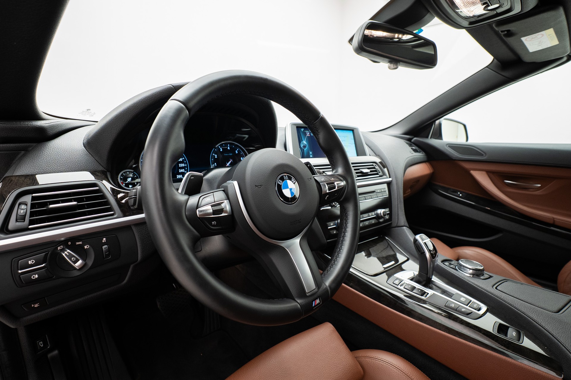 BMW 650i Cabrio xDrive (Individual)-image-9