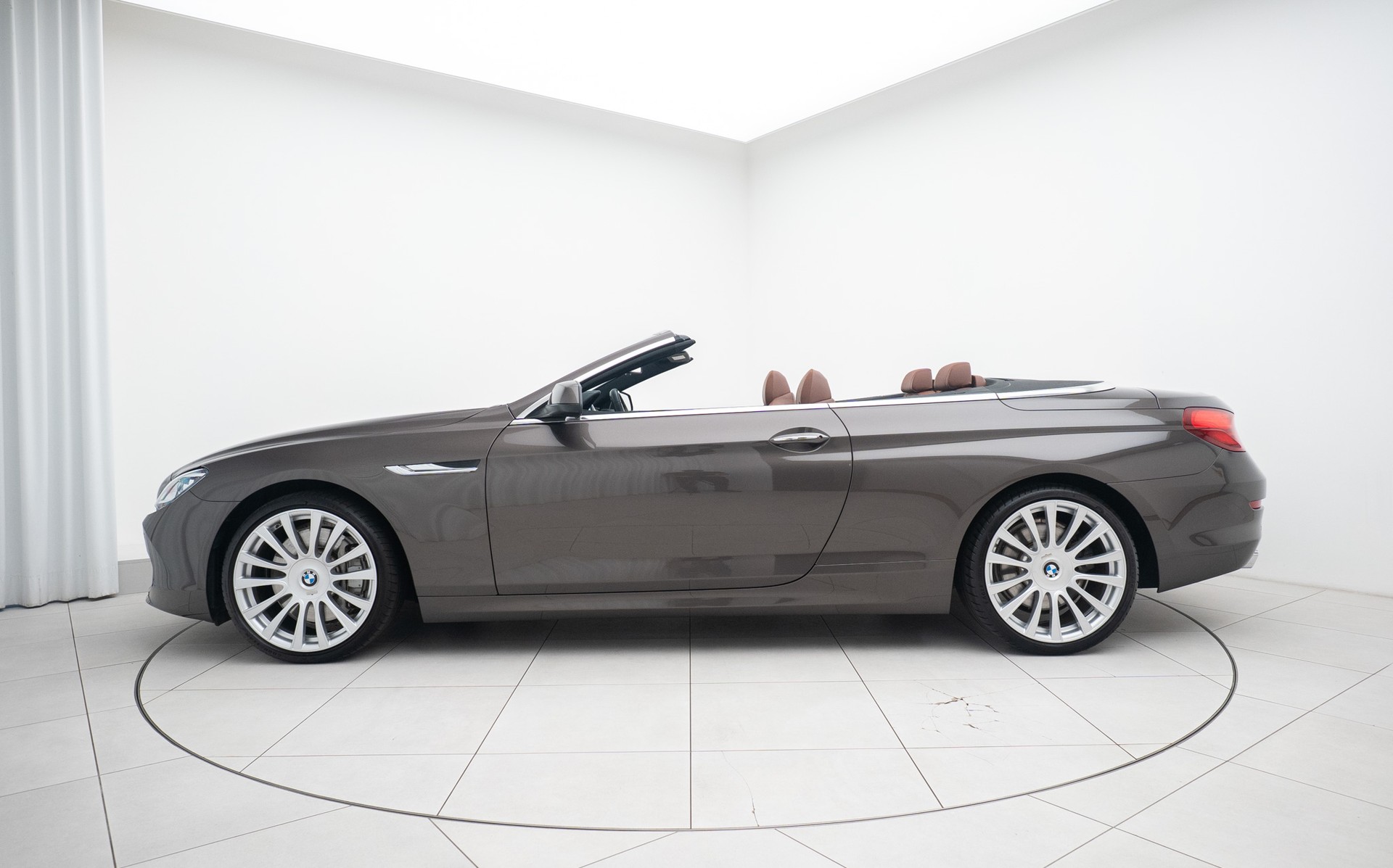 BMW 650i Cabrio xDrive (Individual)-image-1