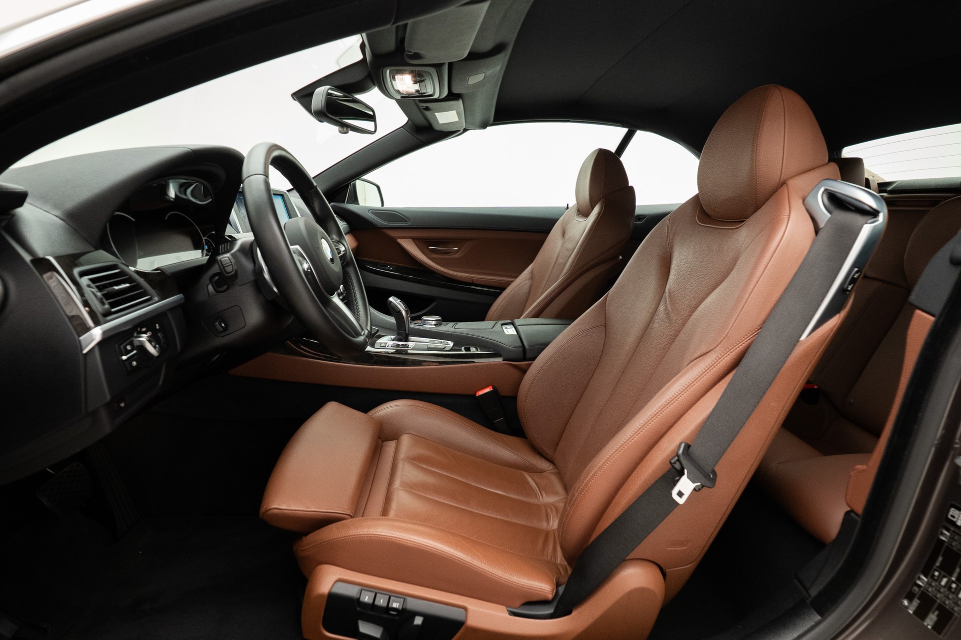BMW 650i Cabrio xDrive (Individual)-image-6