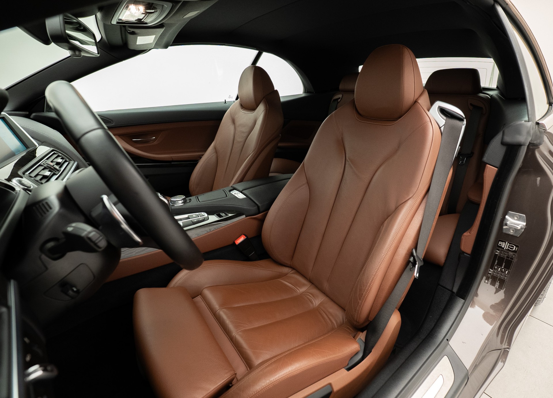 BMW 650i Cabrio xDrive (Individual)-image-11