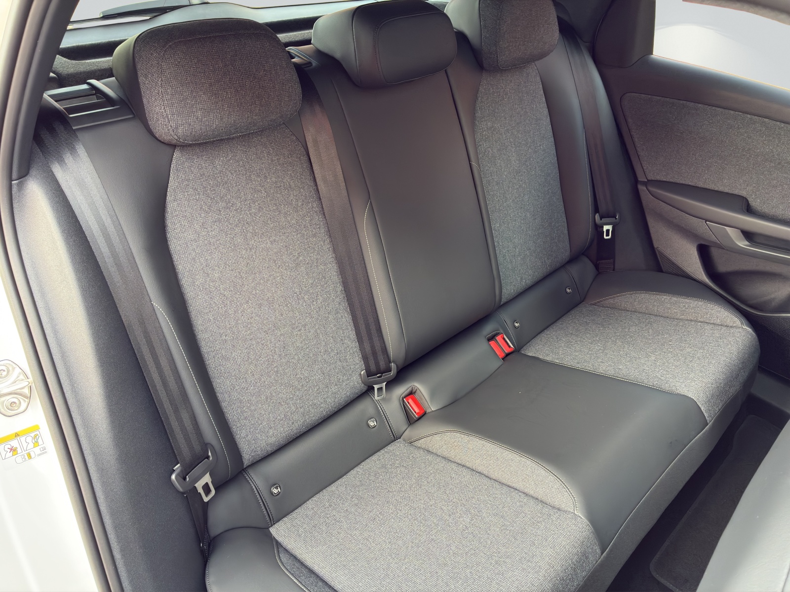 VW ID.Polo 52 kWh Style Edition One Plus-image-8