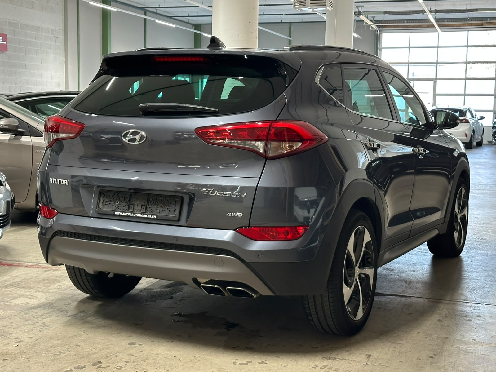 HYUNDAI Tucson 2.0 CRDI Vertex 4WD Automatic-image-3