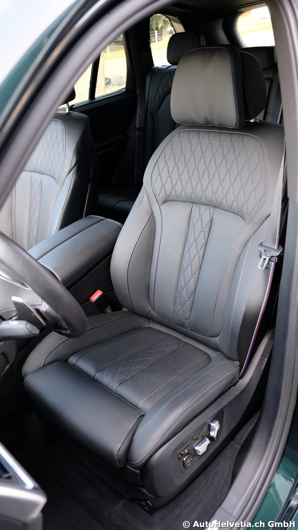 BMW X5 xDrive 48V M60i M Sport Pro Steptronic-image-12