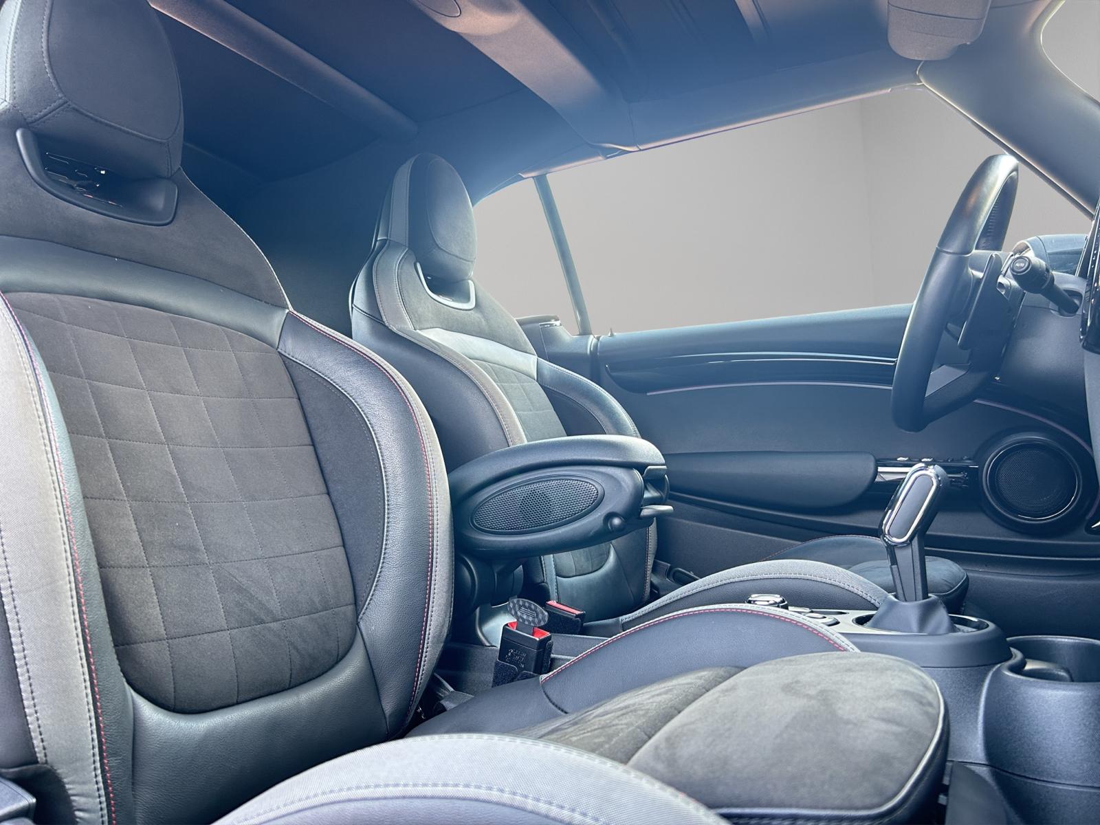 MINI Cooper John Cooper Works Steptronic-image-12