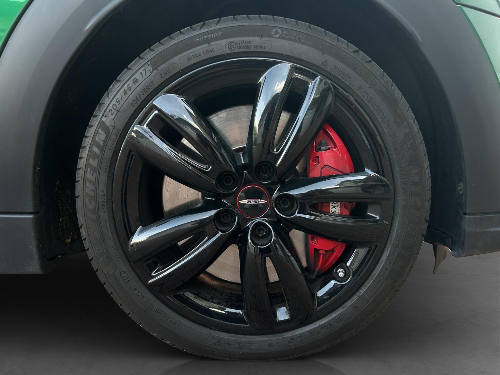 MINI Cooper John Cooper Works Steptronic-image-10