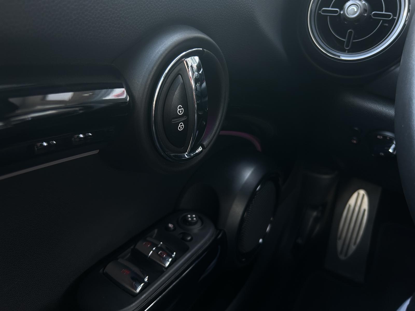 MINI Cooper John Cooper Works Steptronic-image-20