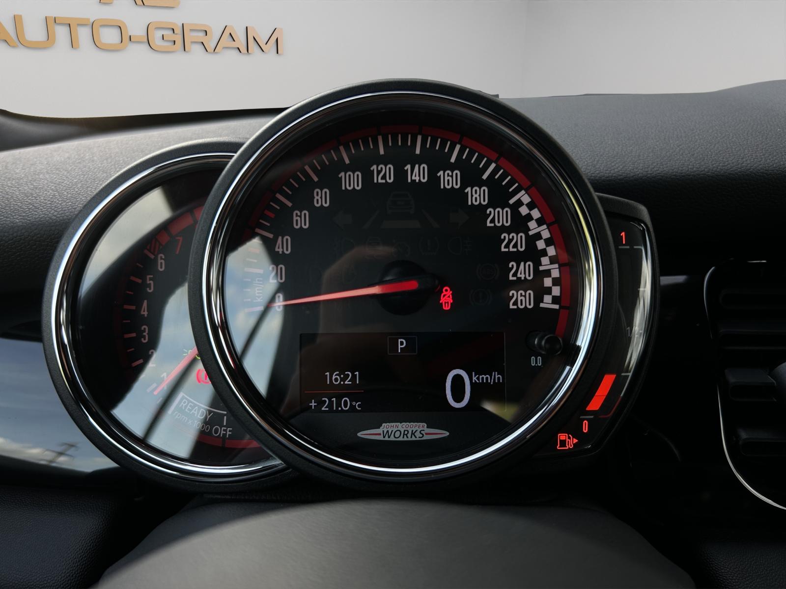 MINI Cooper John Cooper Works Steptronic-image-15