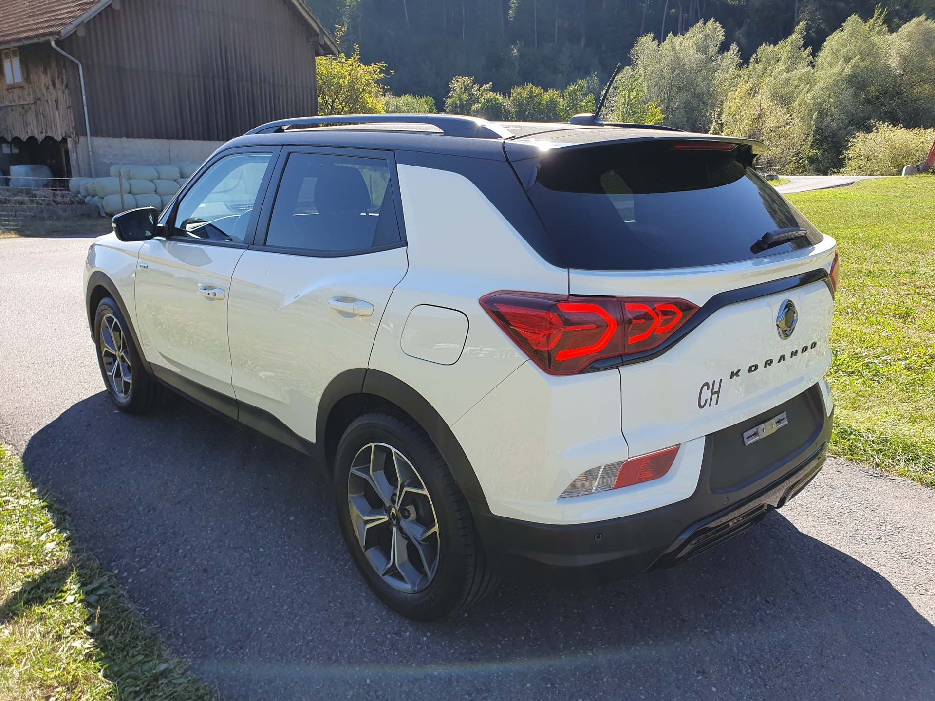 KGM-SsangYong Korando 1.6 E-XDi Black Edition 4WD-image-4