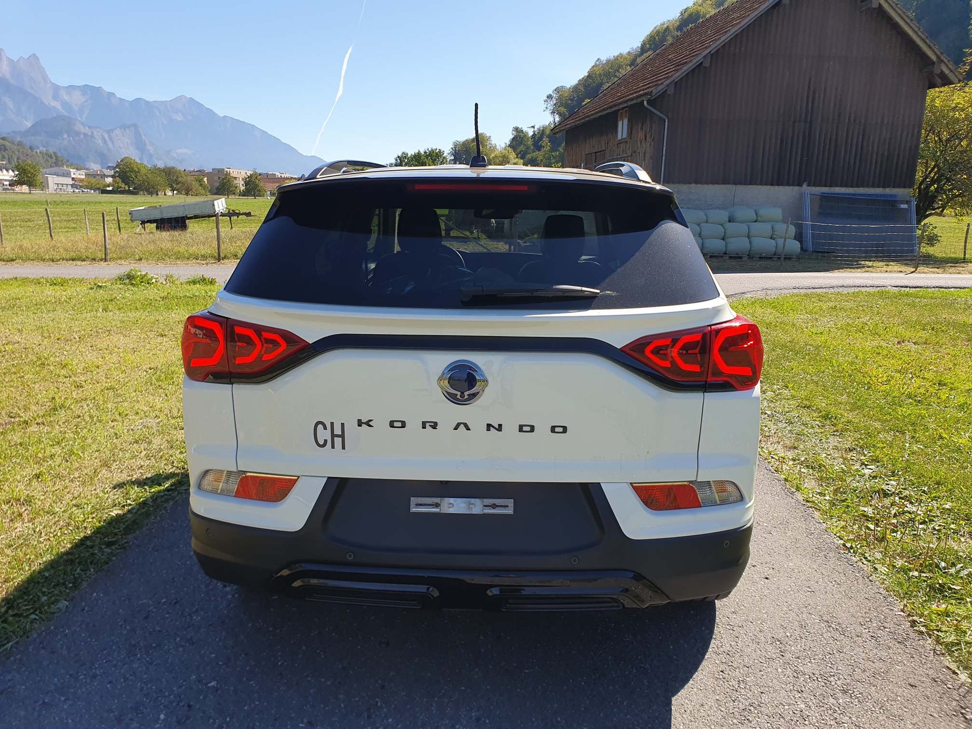 KGM-SsangYong Korando 1.6 E-XDi Black Edition 4WD-image-5