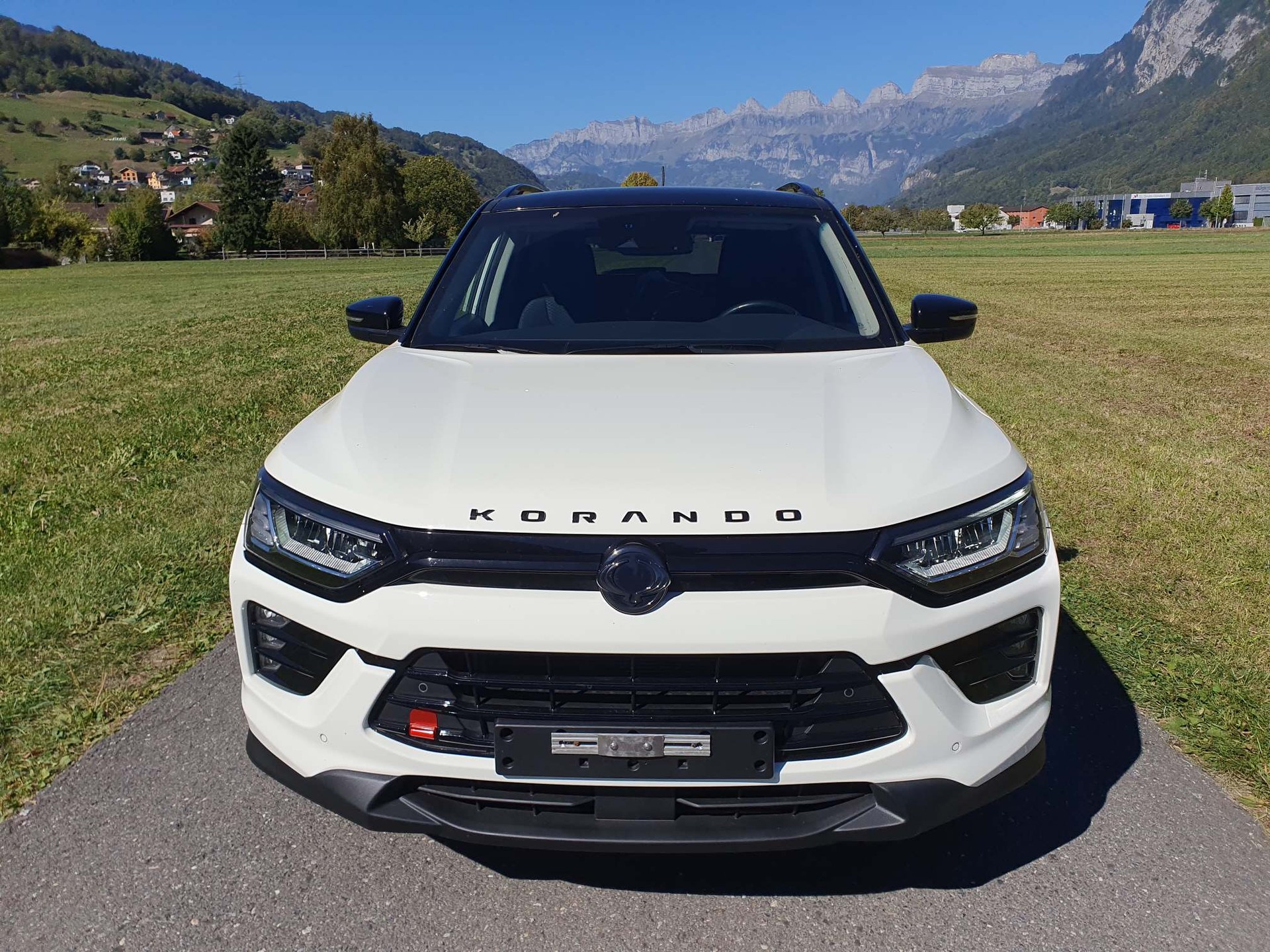 KGM-SsangYong Korando 1.6 E-XDi Black Edition 4WD-image-2