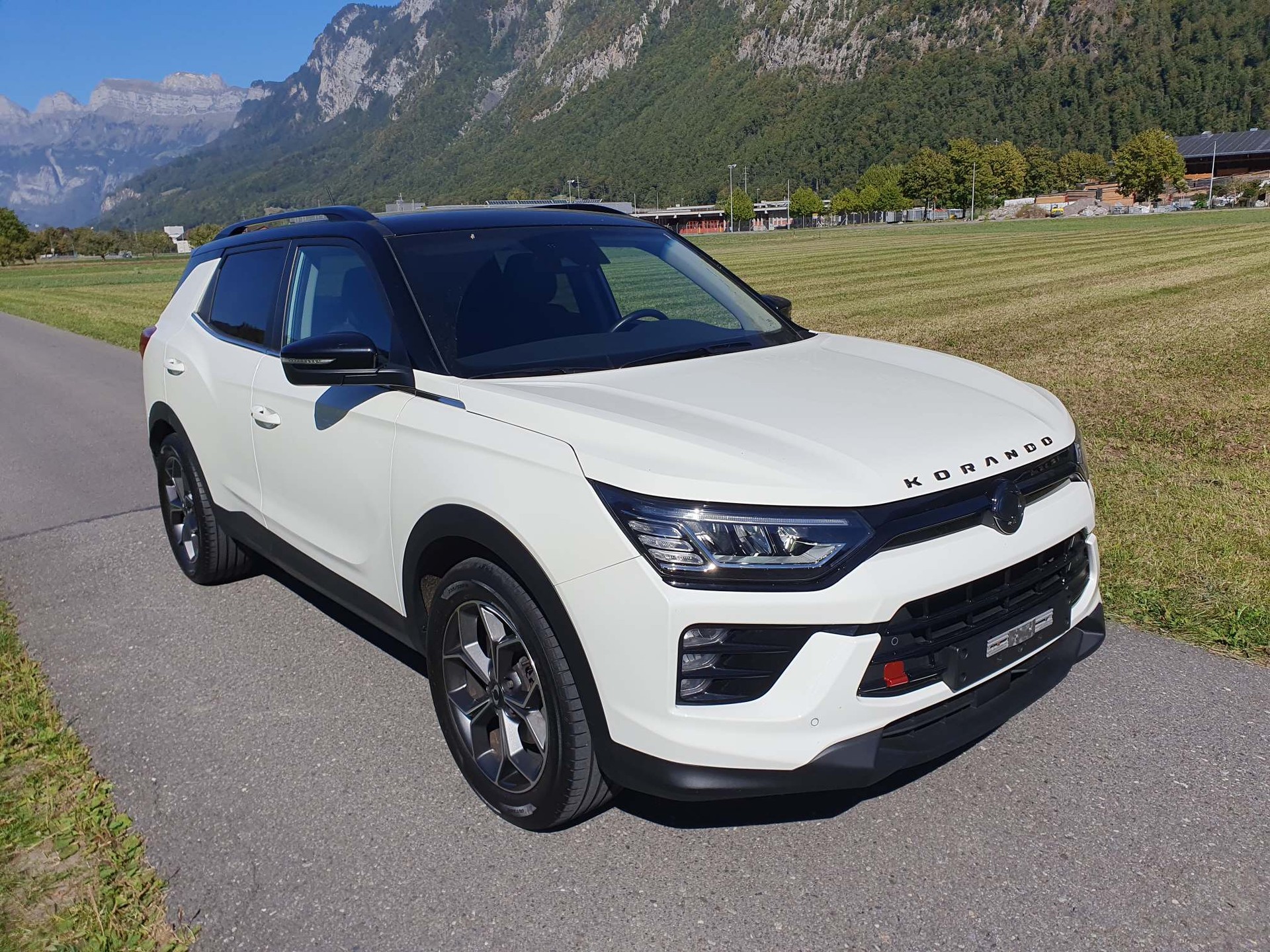 KGM-SsangYong Korando 1.6 E-XDi Black Edition 4WD-image-0