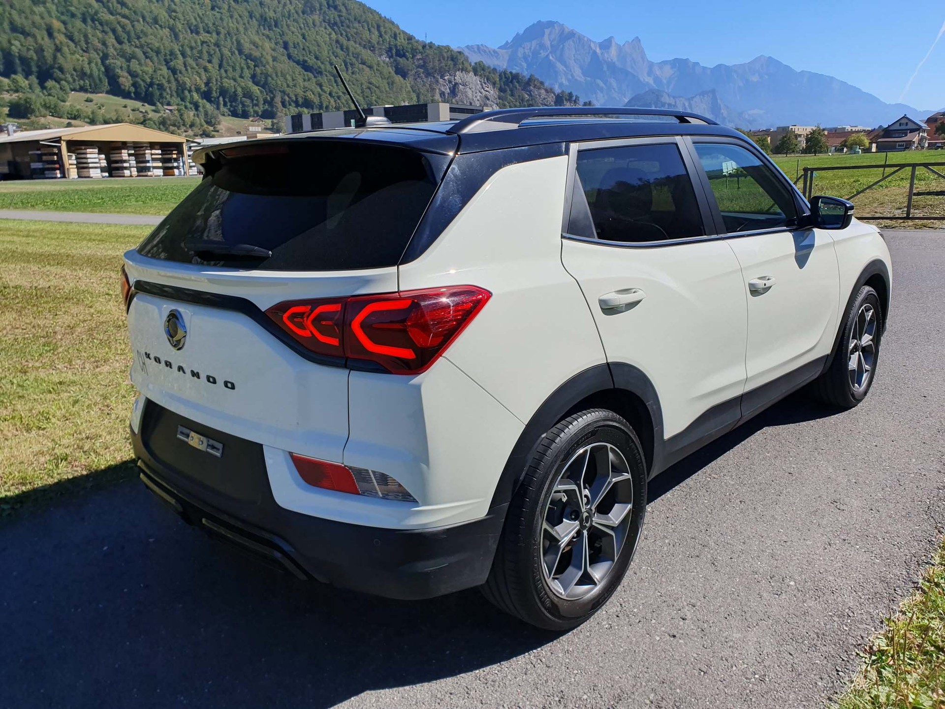 KGM-SsangYong Korando 1.6 E-XDi Black Edition 4WD-image-6