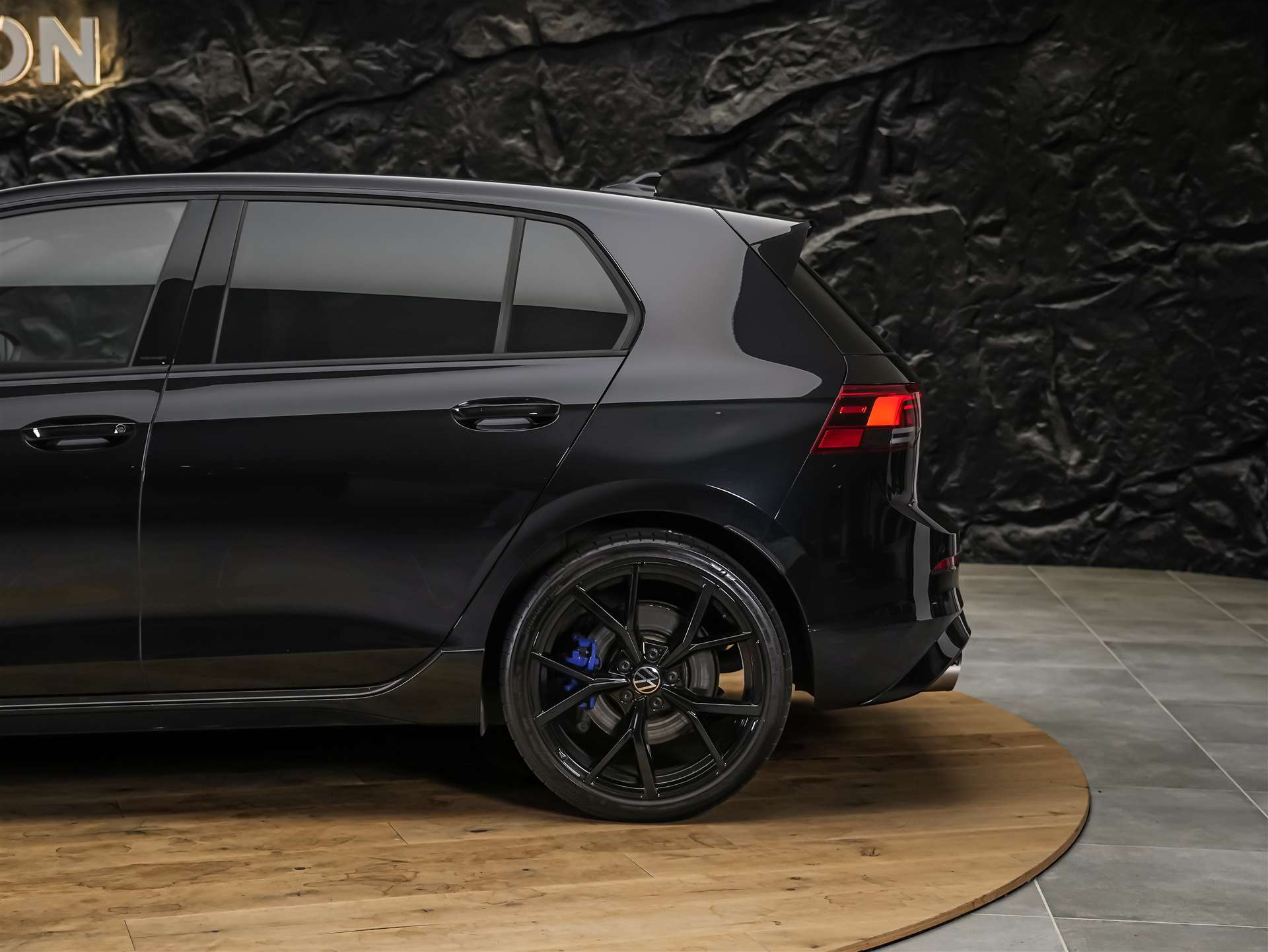 VW Golf 2.0 TSI R DSG 4Motion *Akrapovic*Harman/Kardon*-image-19