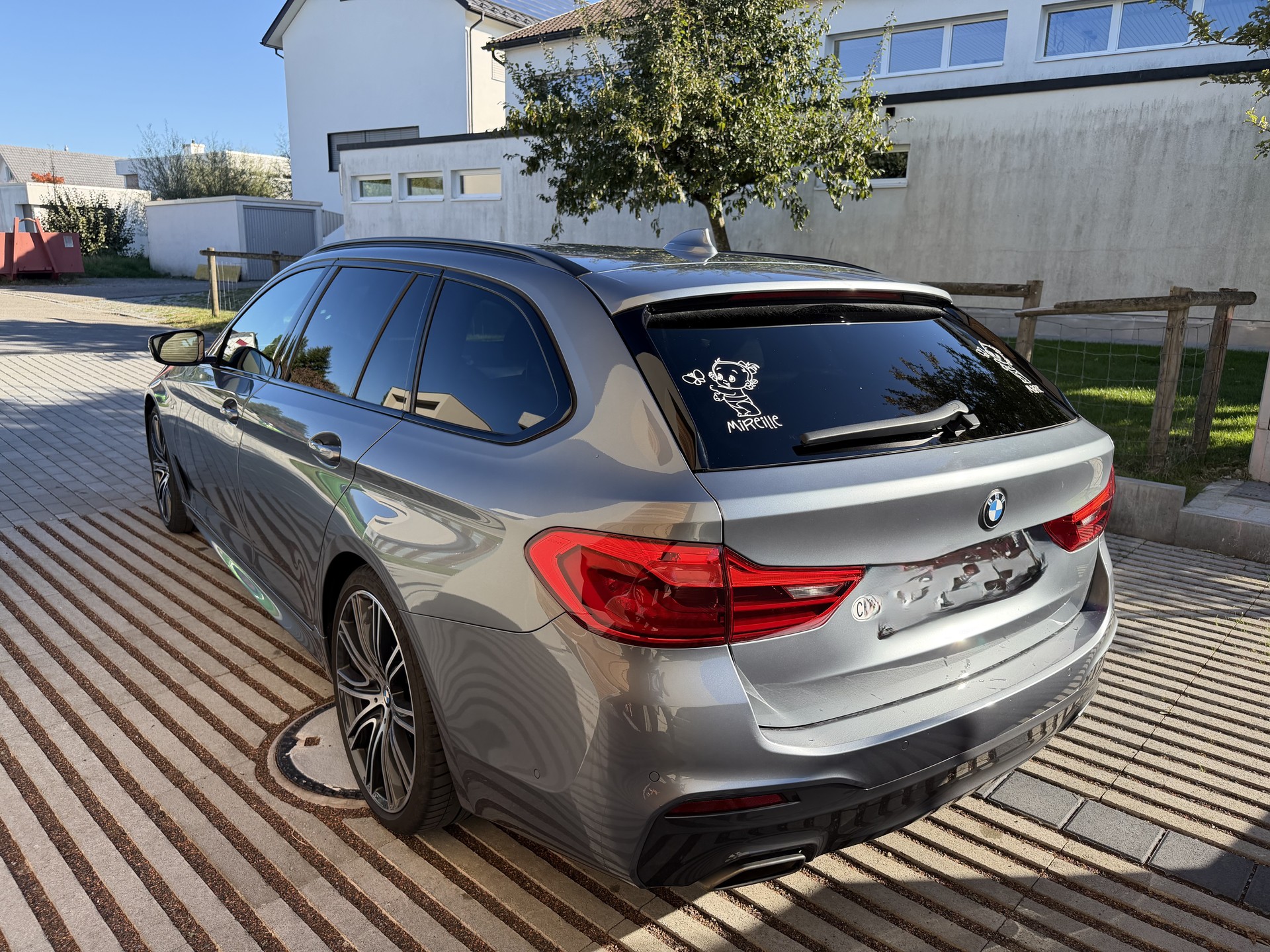 BMW 530i xDrive-image-1