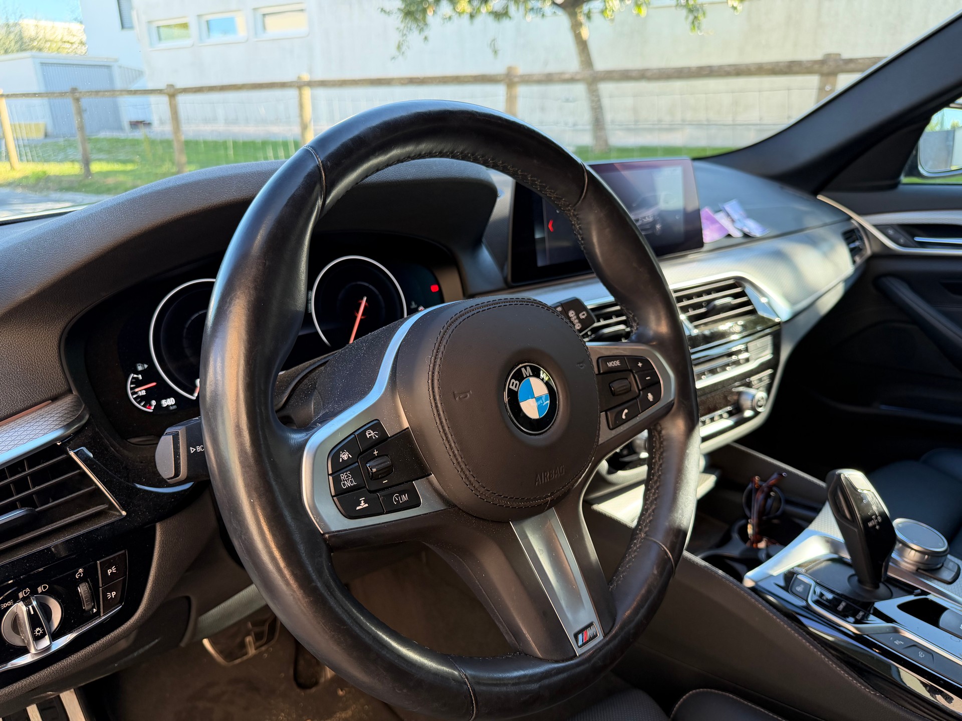 BMW 530i xDrive-image-3