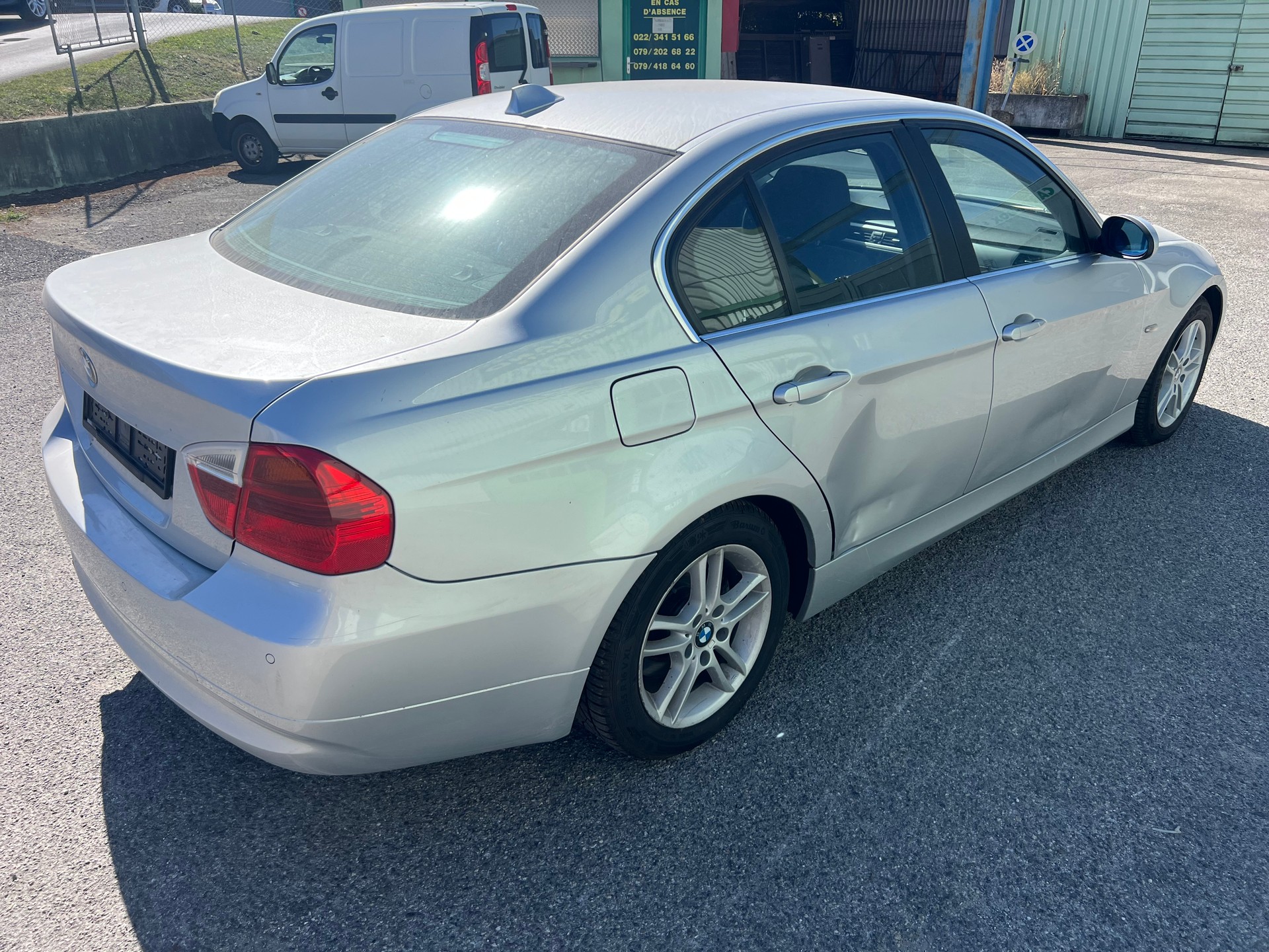 BMW 325i Steptronic-image-5