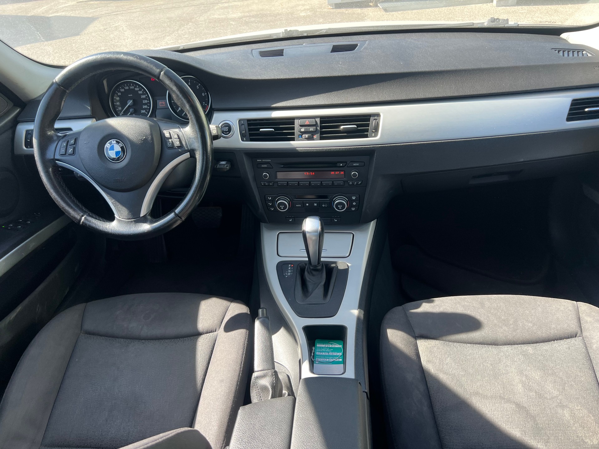 BMW 325i Steptronic-image-10